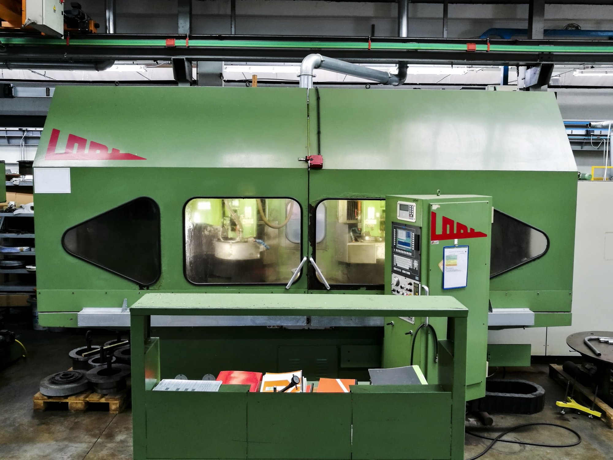 Vooraanzicht  van Lodi RTR S800 CNC machine