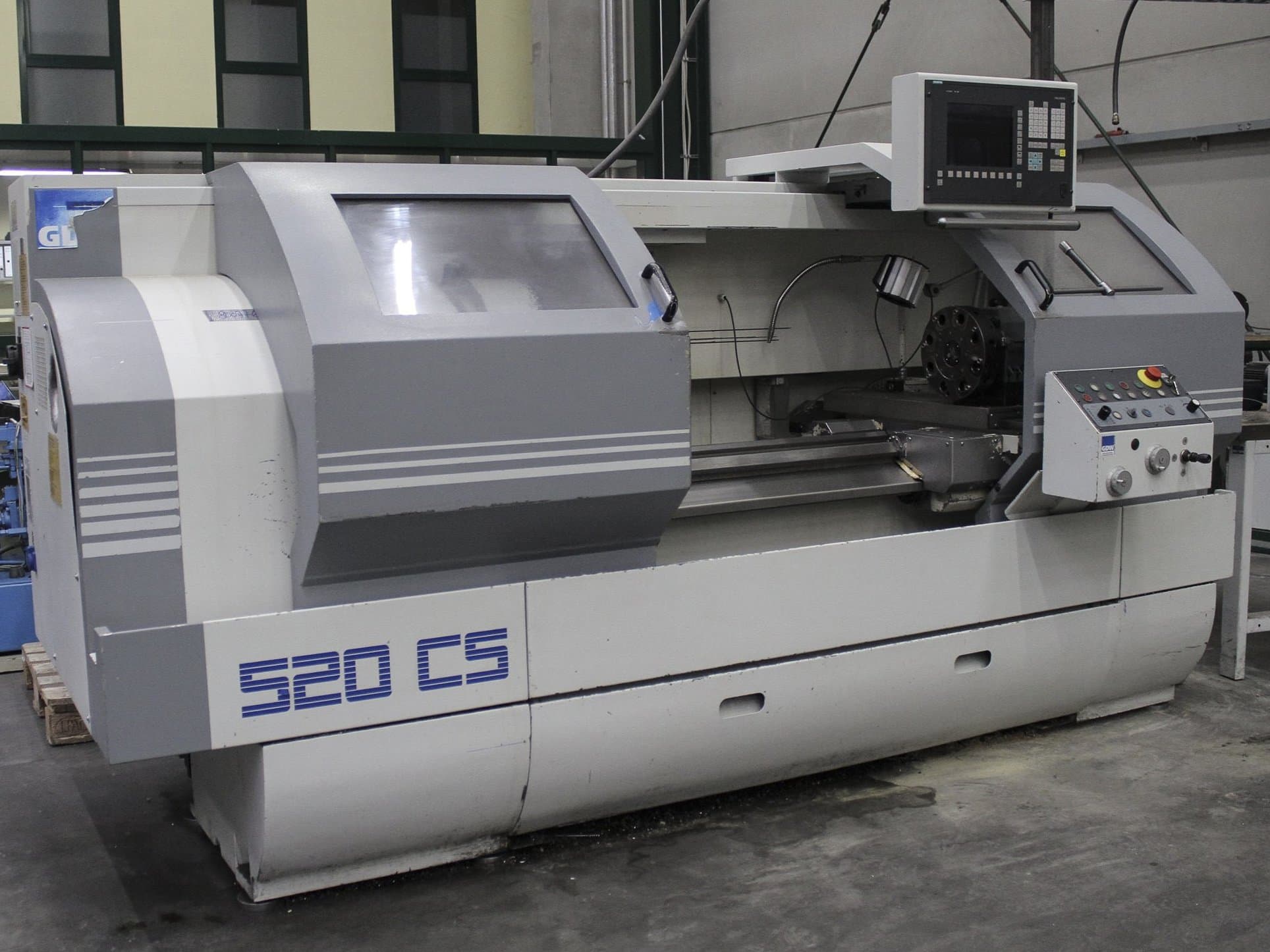 Vooraanzicht  van GDW 520CS machine