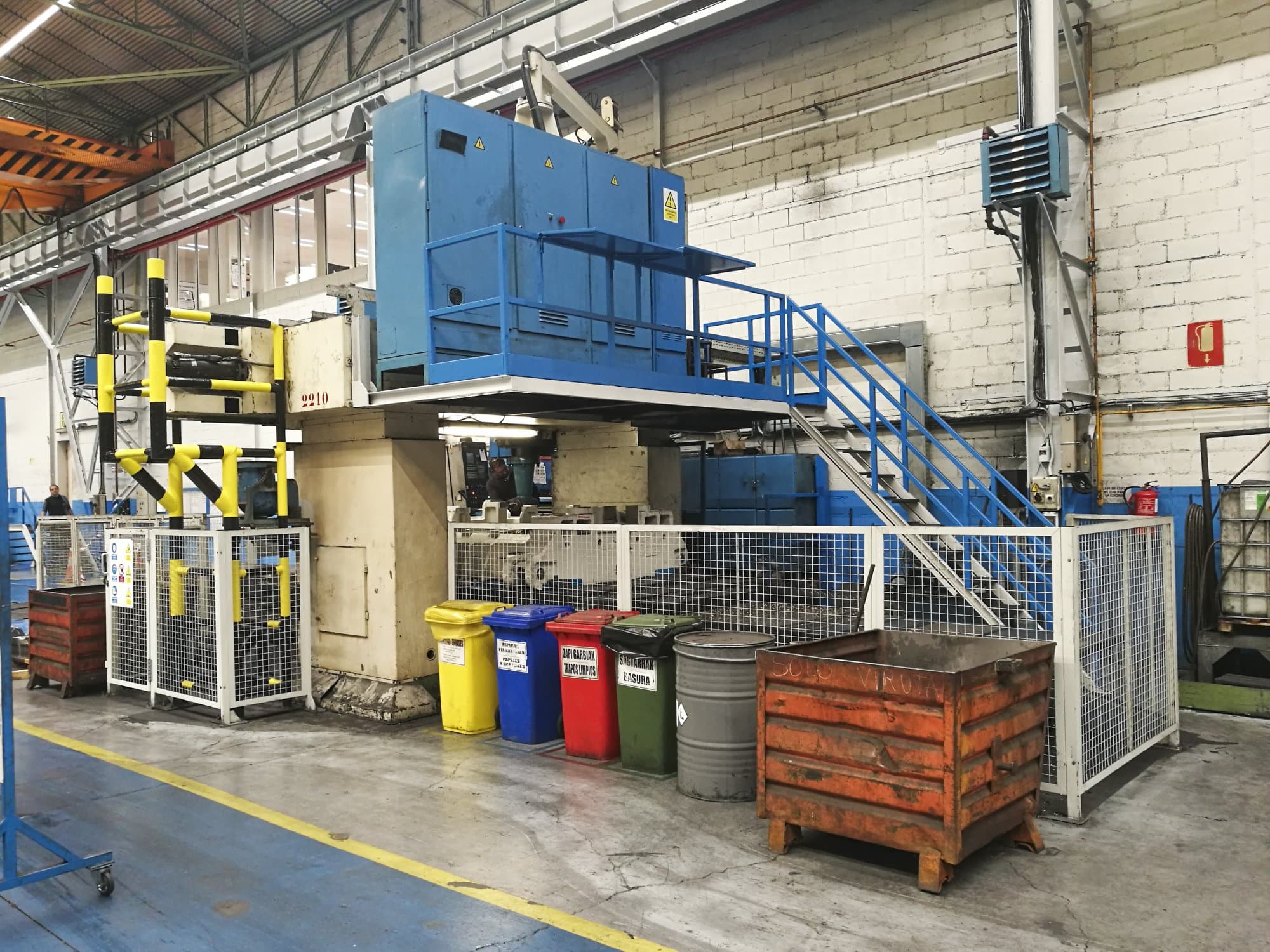 Links zicht  van DYE FPF-2-C-N/C machine