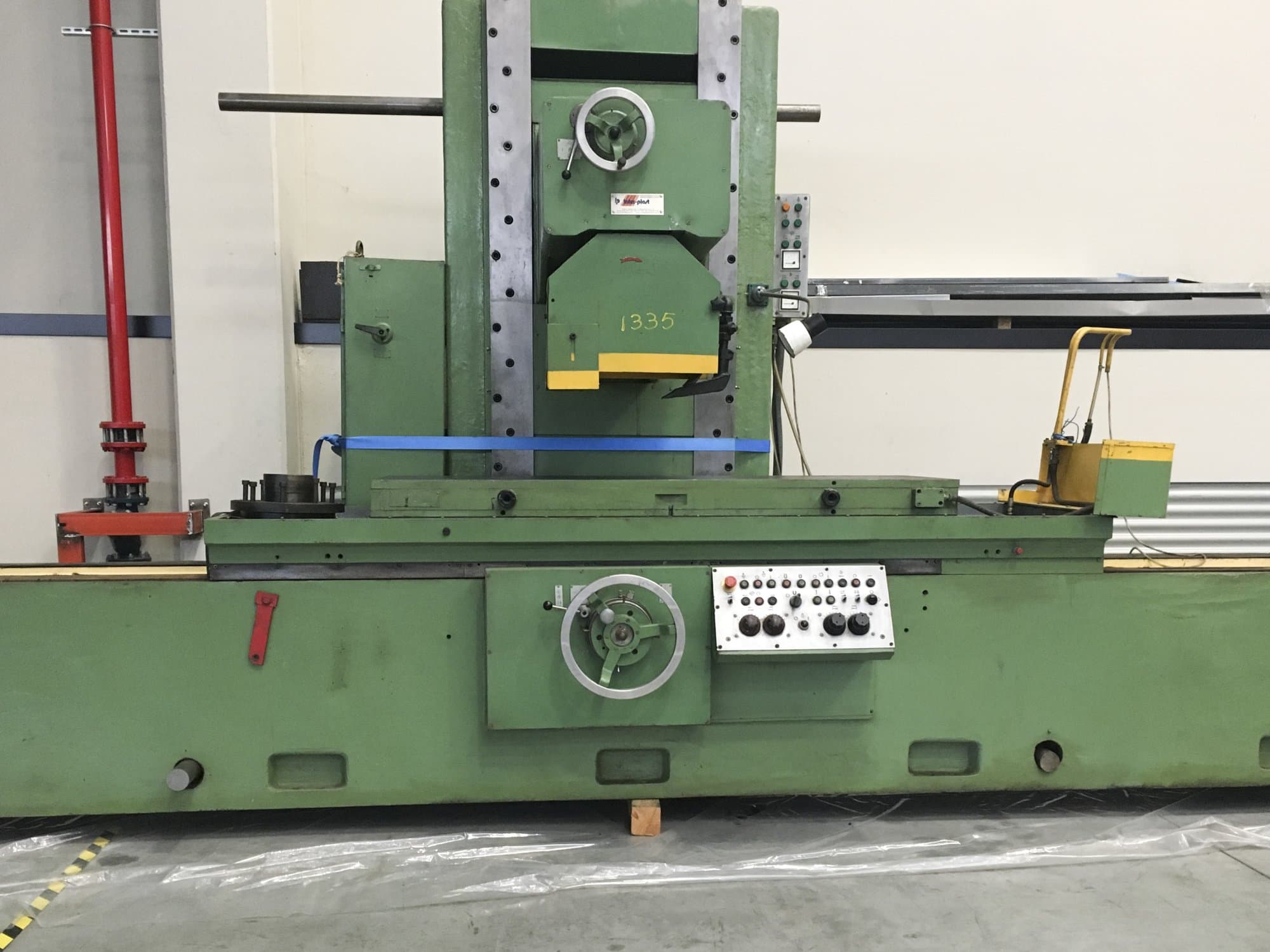 Vooraanzicht  van Inter-plast 3 D 725 machine