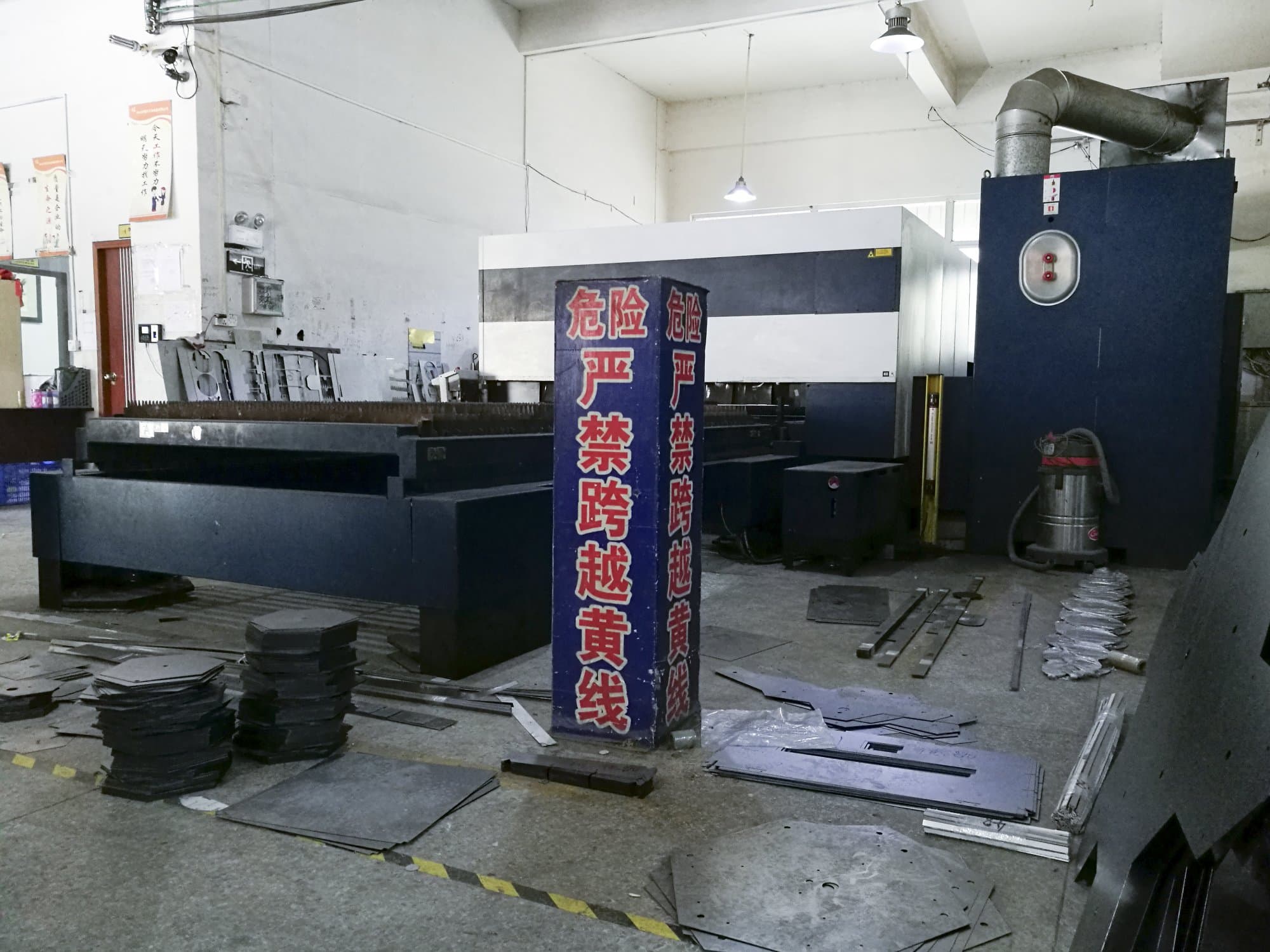 Recht aanzicht  1 van Trumpf TruLaser 3030 machine