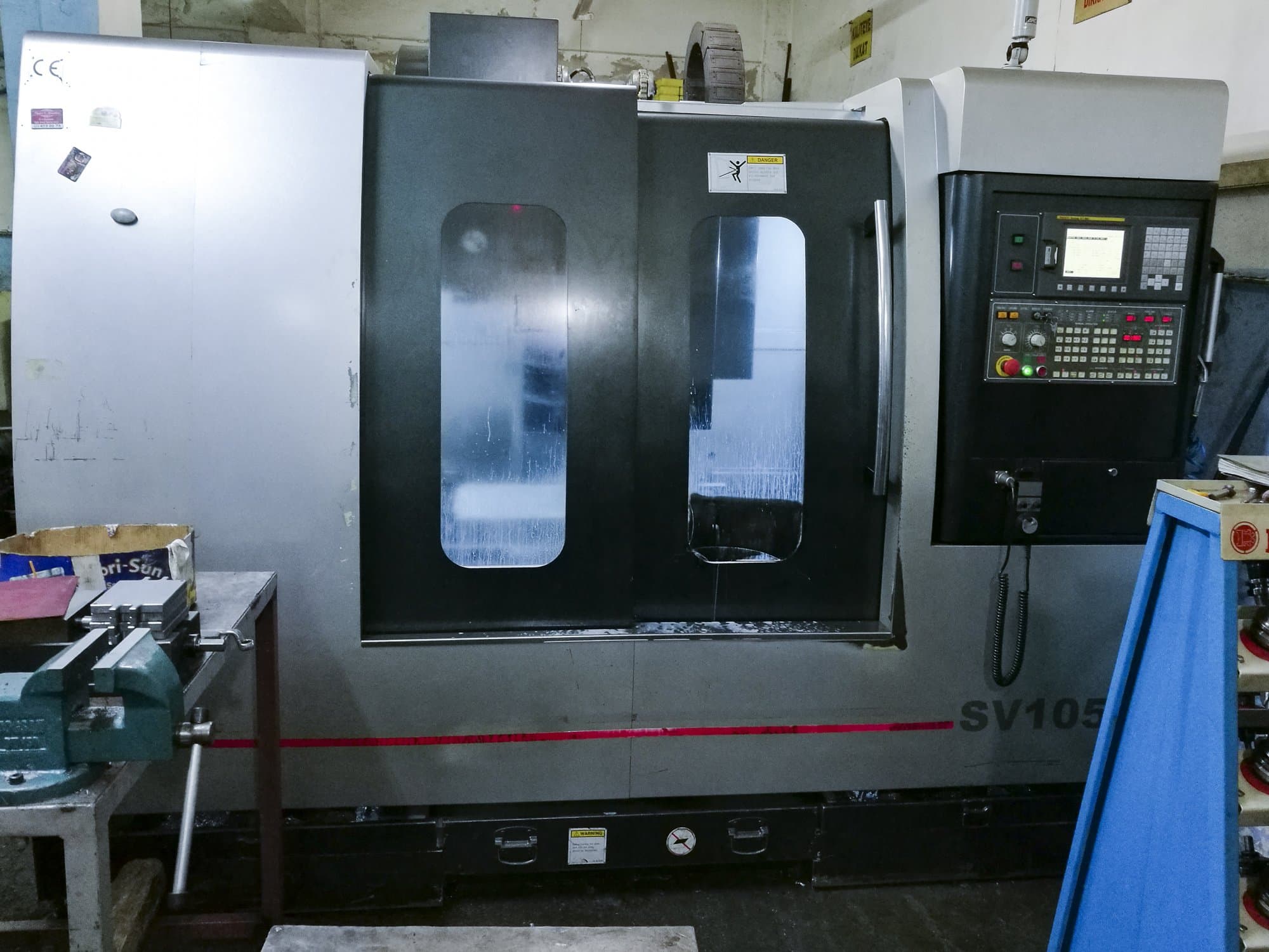 Vooraanzicht  van Pinnacle SV105 machine