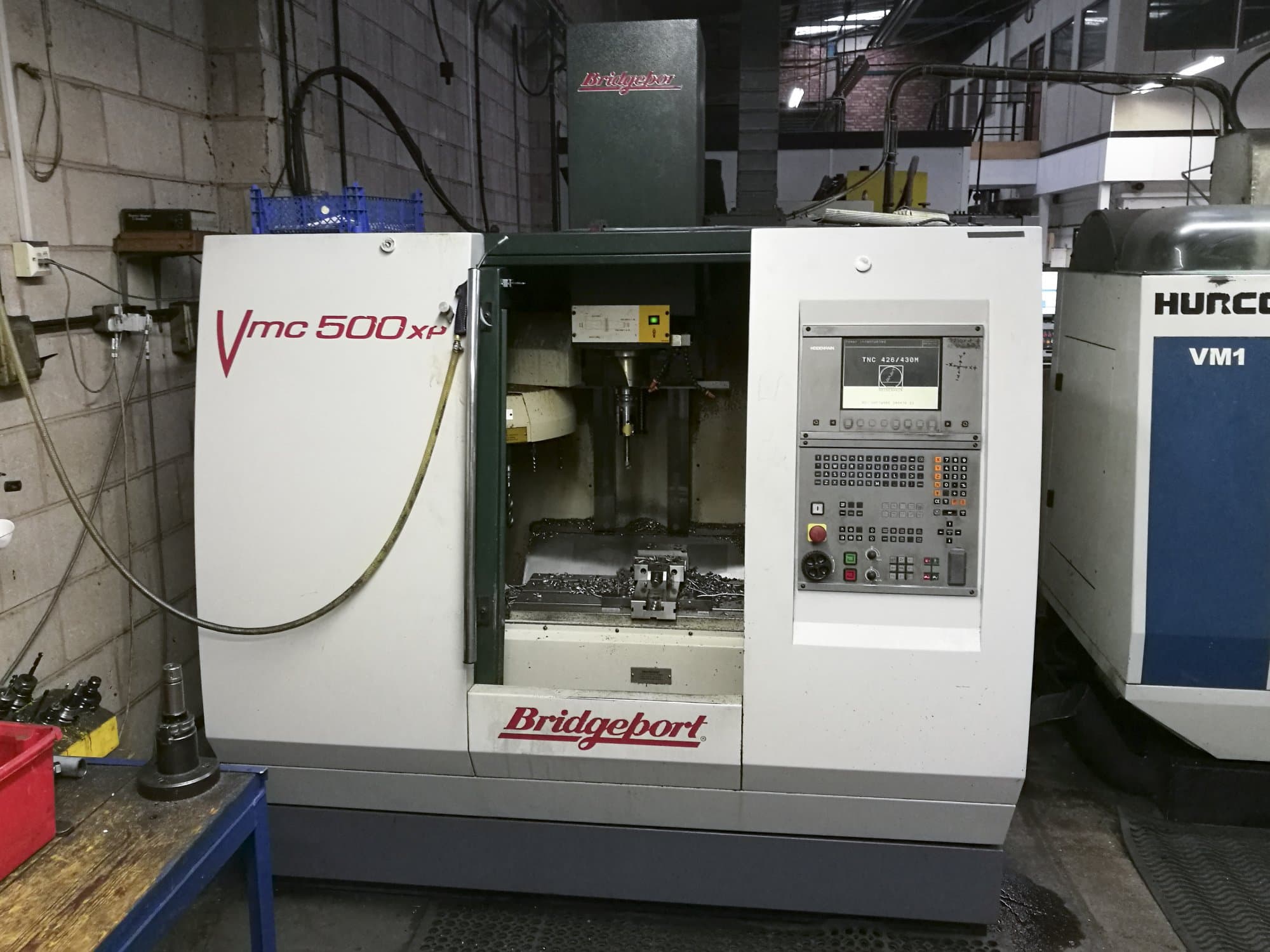 Recht aanzicht  van Bridgeport VMC 500 XP machine
