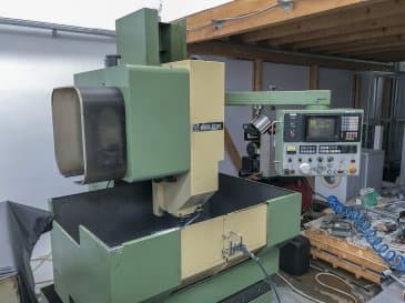 Links zicht  1 van MORI SEIKI MV-Junior machine