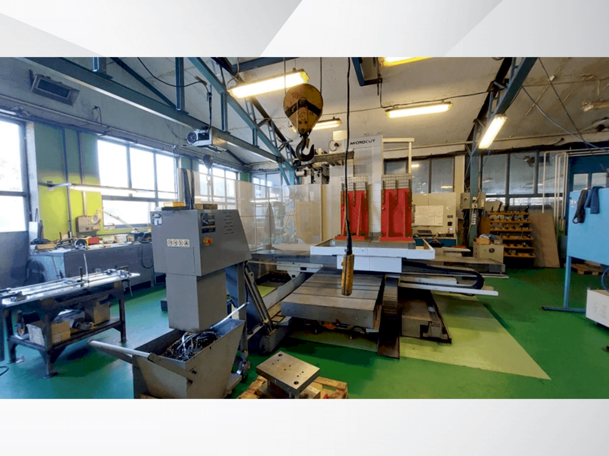 Vooraanzicht van MICROCUT HBM-4 machine