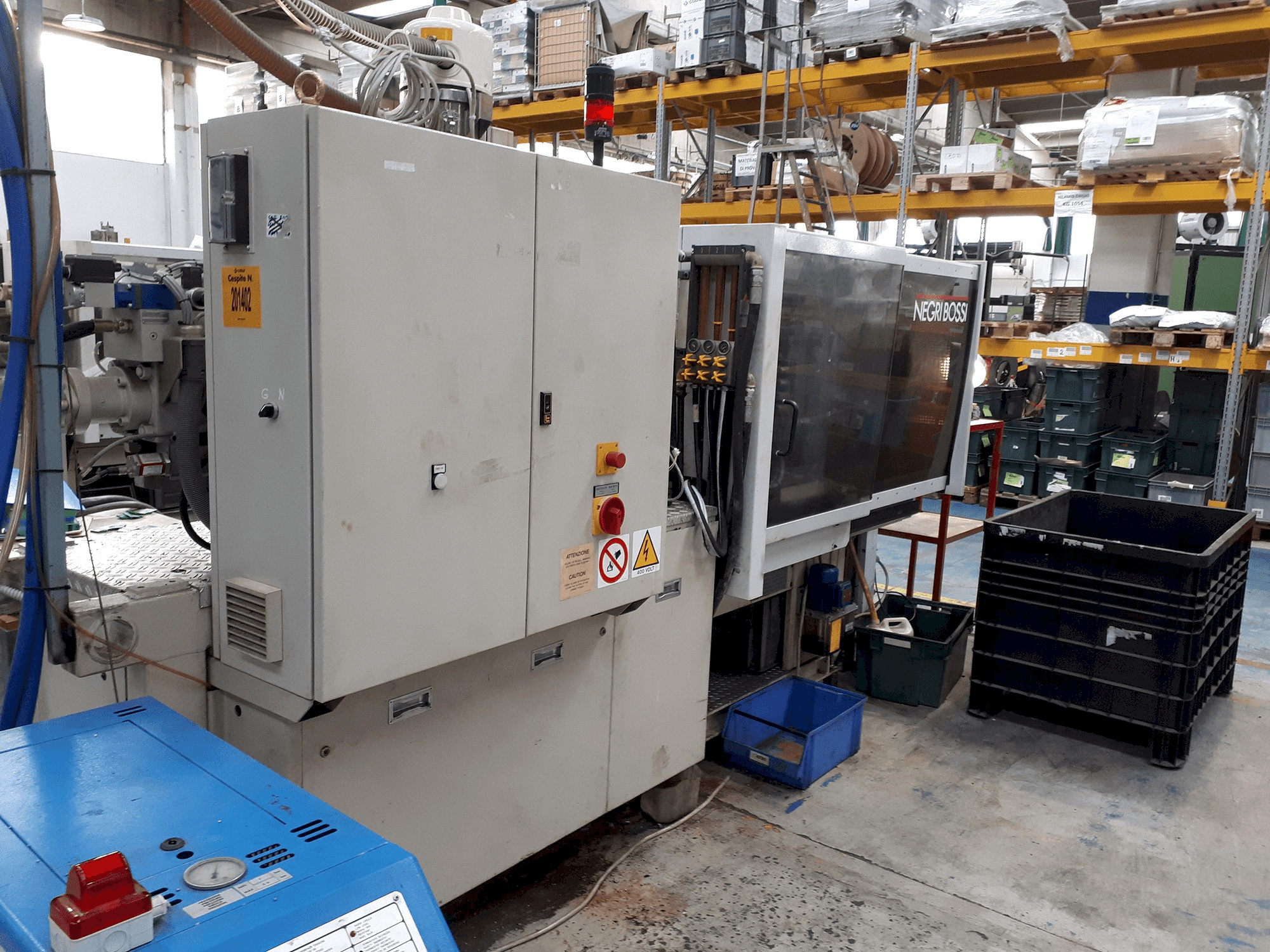 Links zicht van Negri Bossi V 70-200 machine