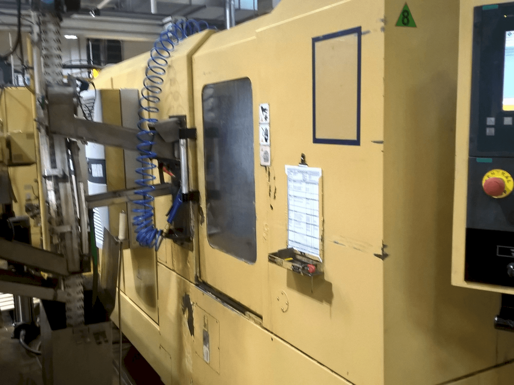 Rechts zijaanzicht van TAJMAC-ZPS SAL 100/4 machine