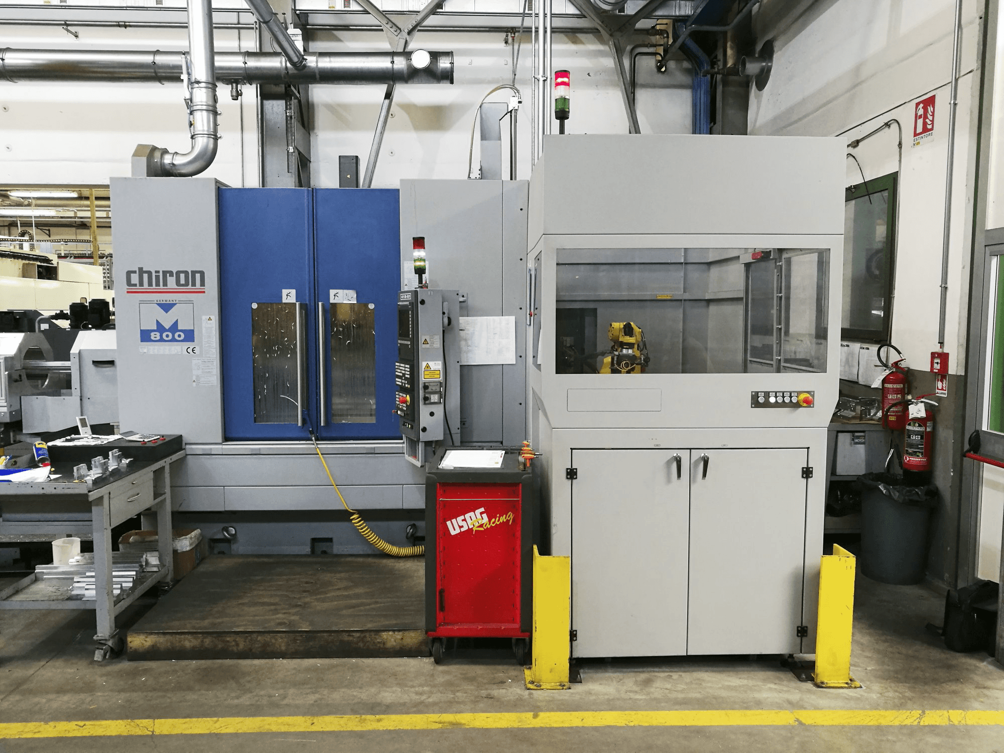 Vooraanzicht van Chiron Mill-800 FA machine