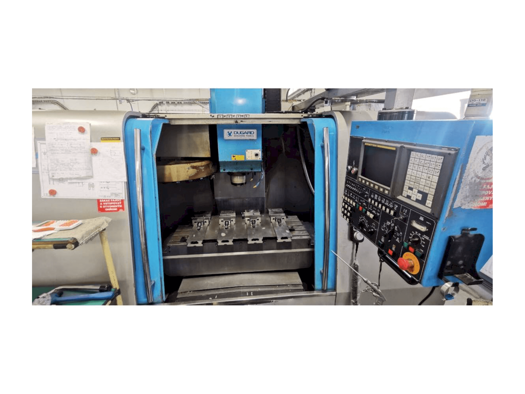 Vooraanzicht van Dugard EAGLE 1000 VMC-L machine