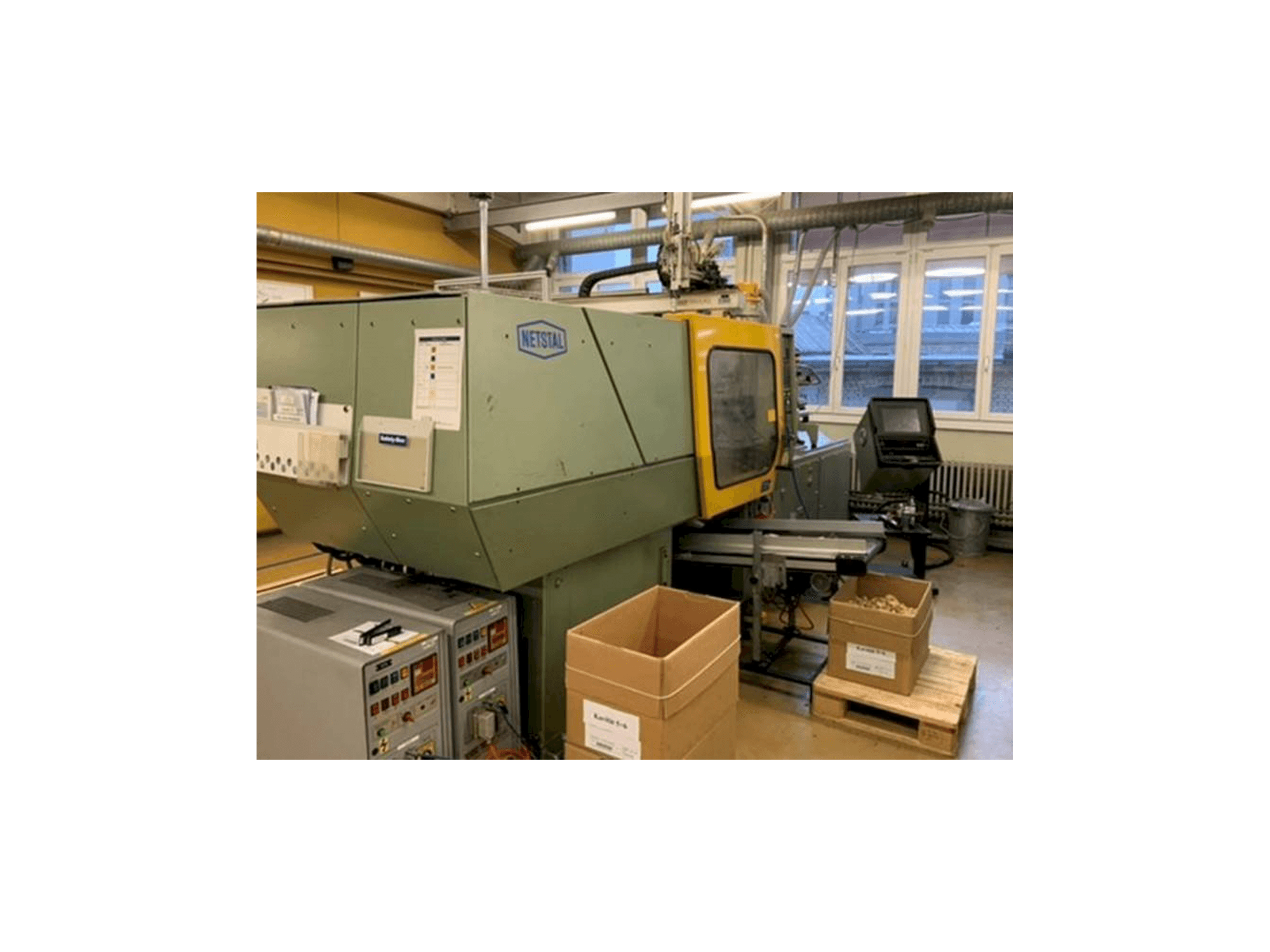 Vooraanzicht van Netstal Synergy 600-110 machine