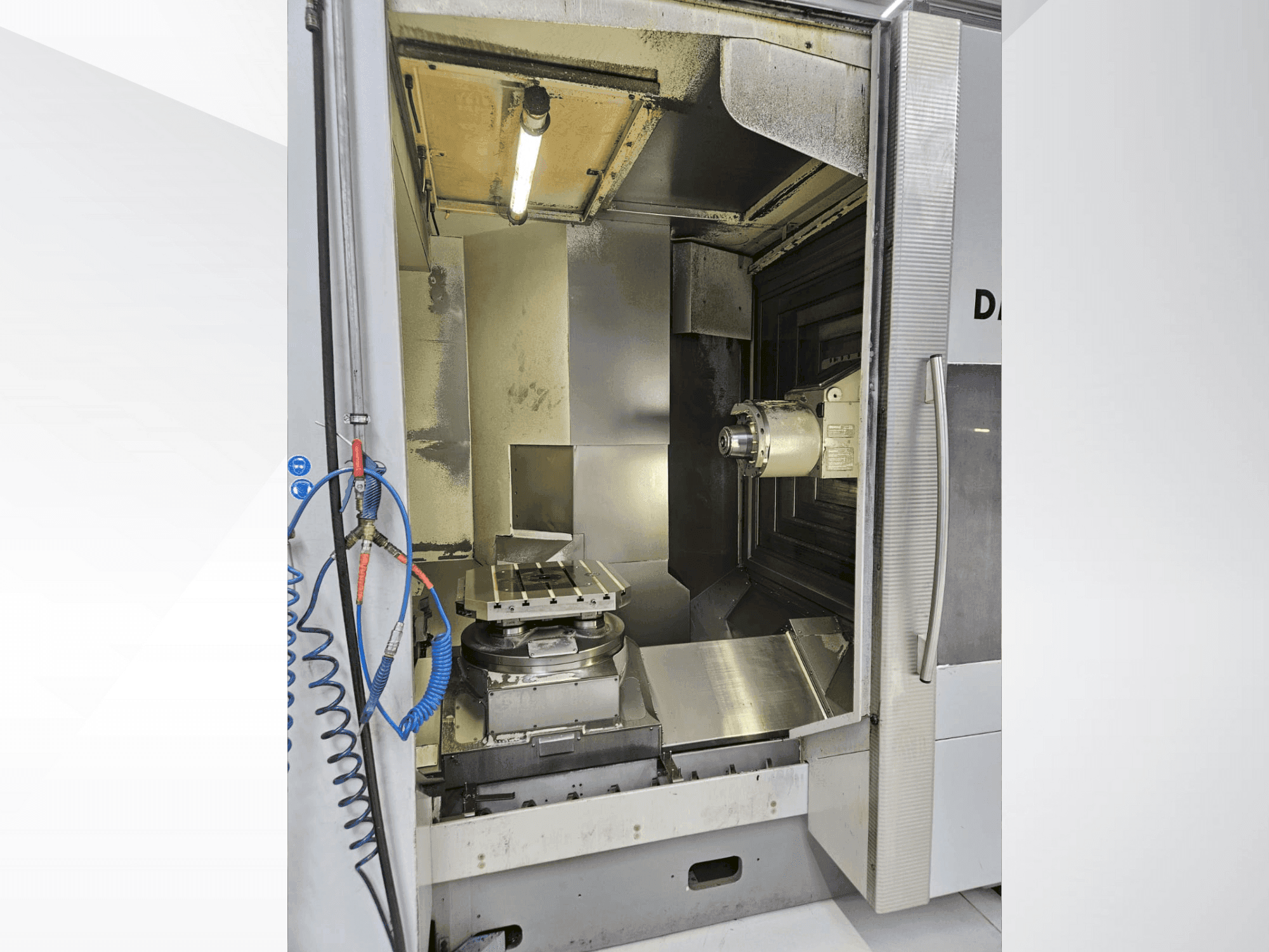 Vooraanzicht van DECKEL MAHO DMC 70H duoBlock machine