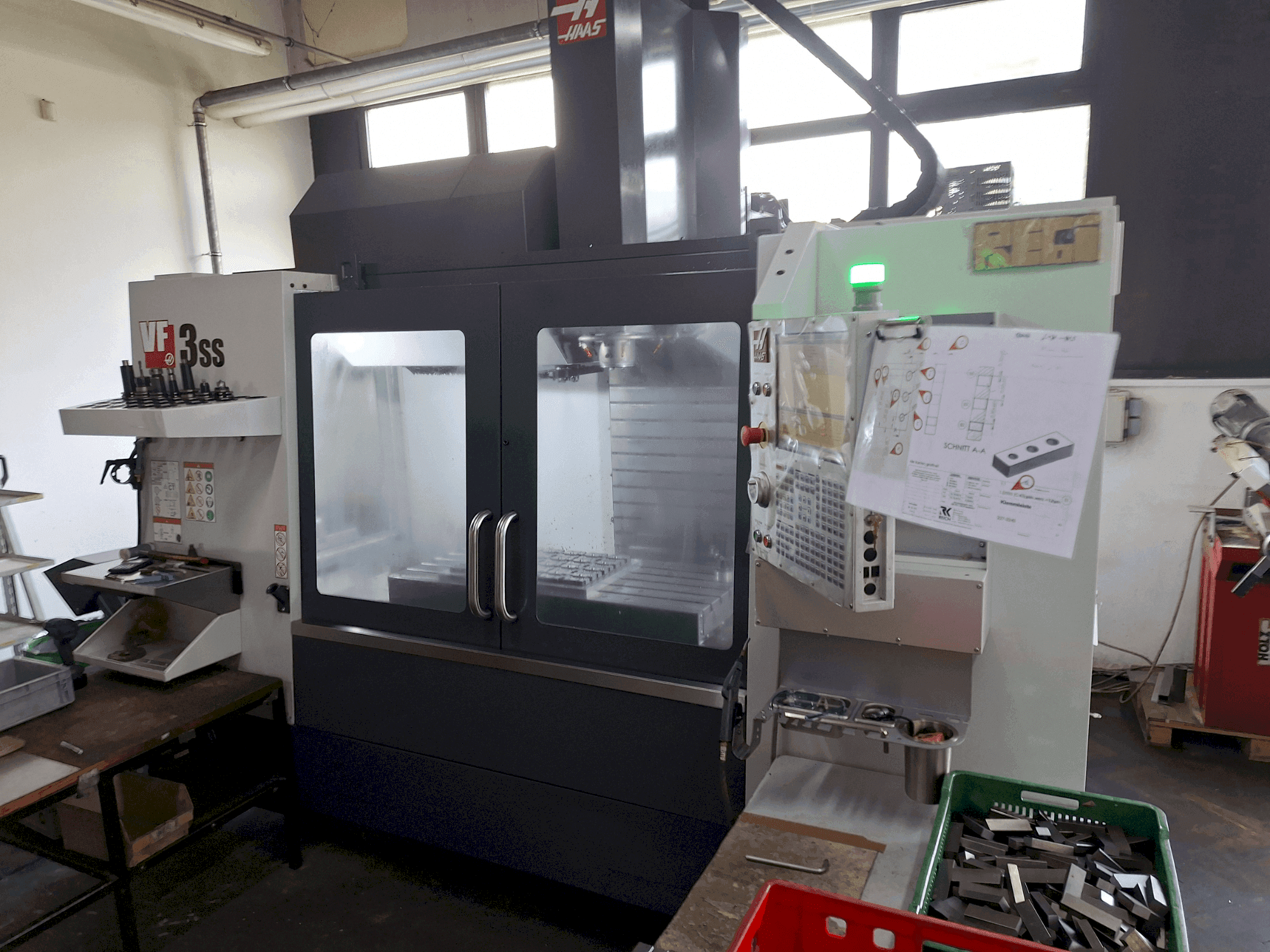 Vooraanzicht van HAAS VF-3SS machine