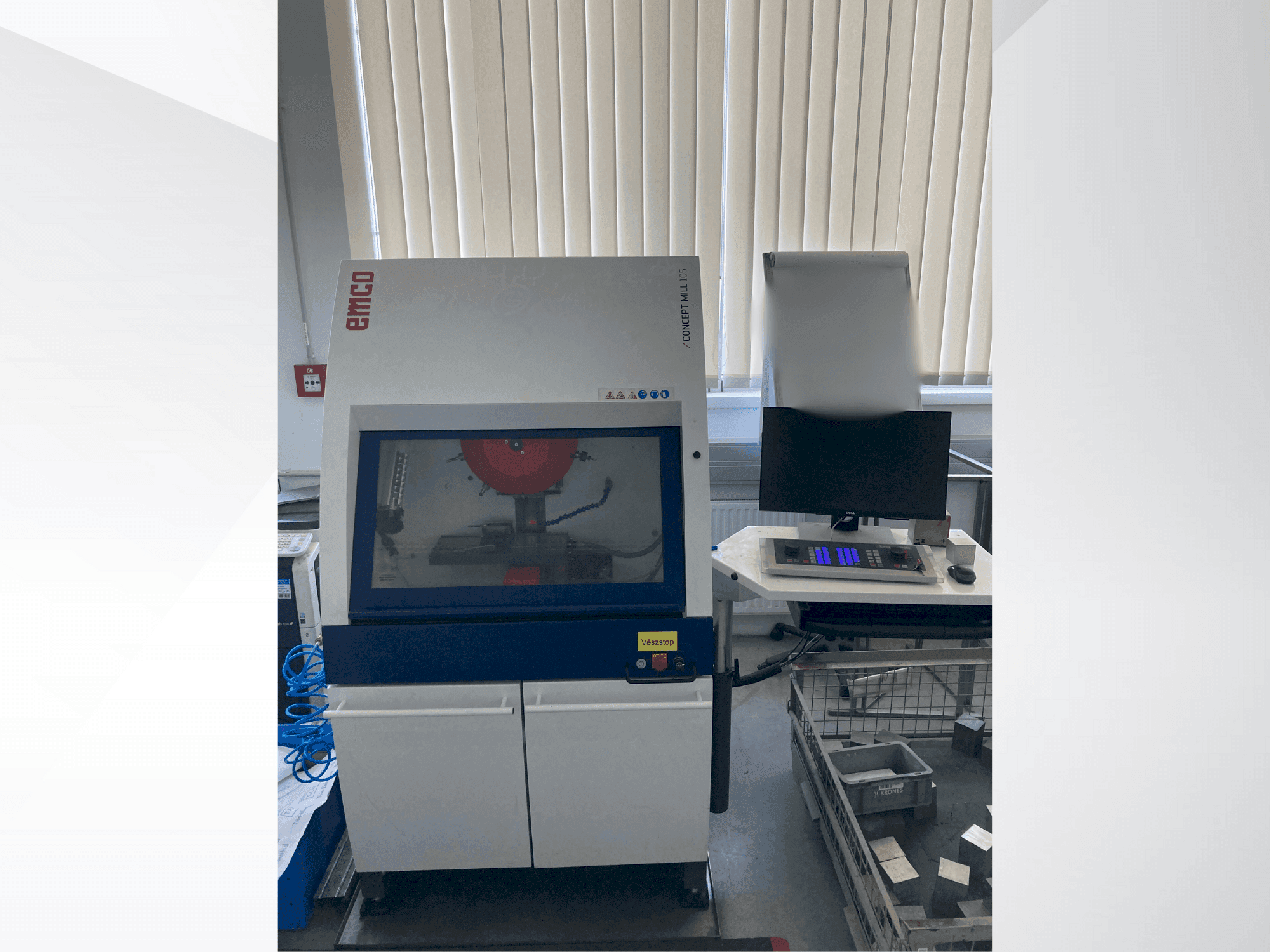 Vooraanzicht van EMCO Concept Mill 105 machine