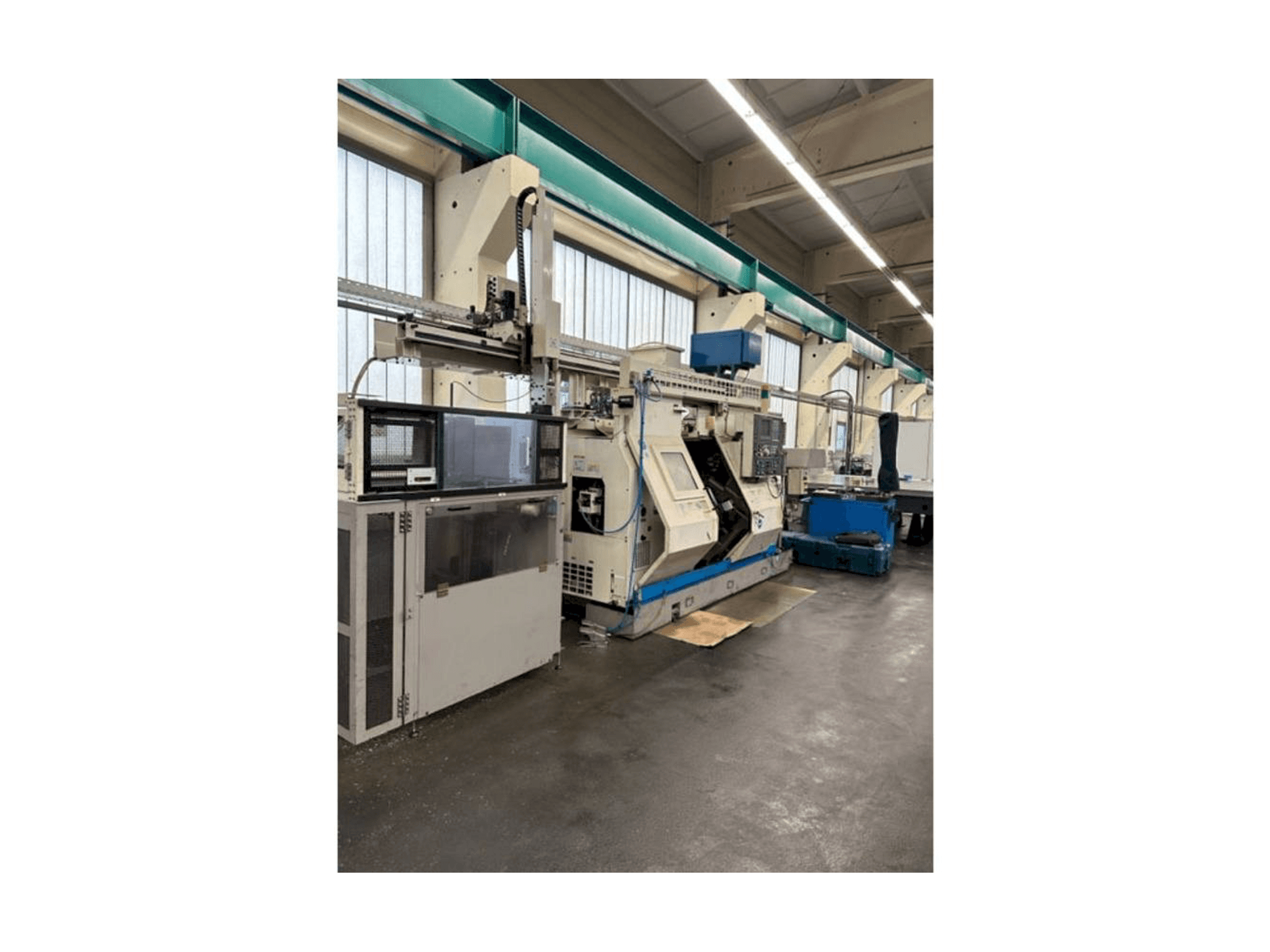 Vooraanzicht van Okuma LT10 machine