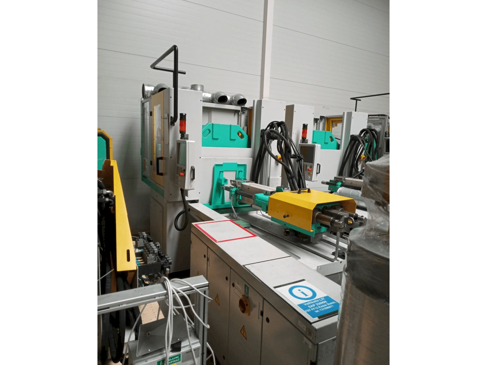 Vooraanzicht van Arburg Allrounder 1200T-800-170 machine