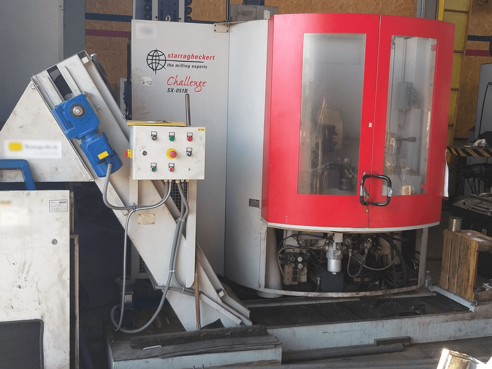 Vooraanzicht van Starrag SX-051B machine