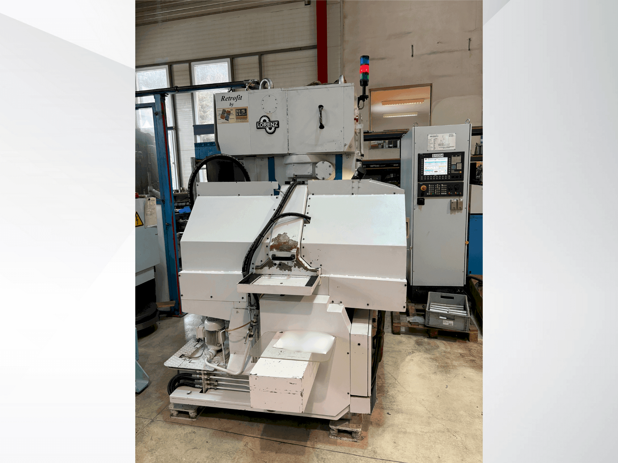 Vooraanzicht van LORENZ LS 150 machine