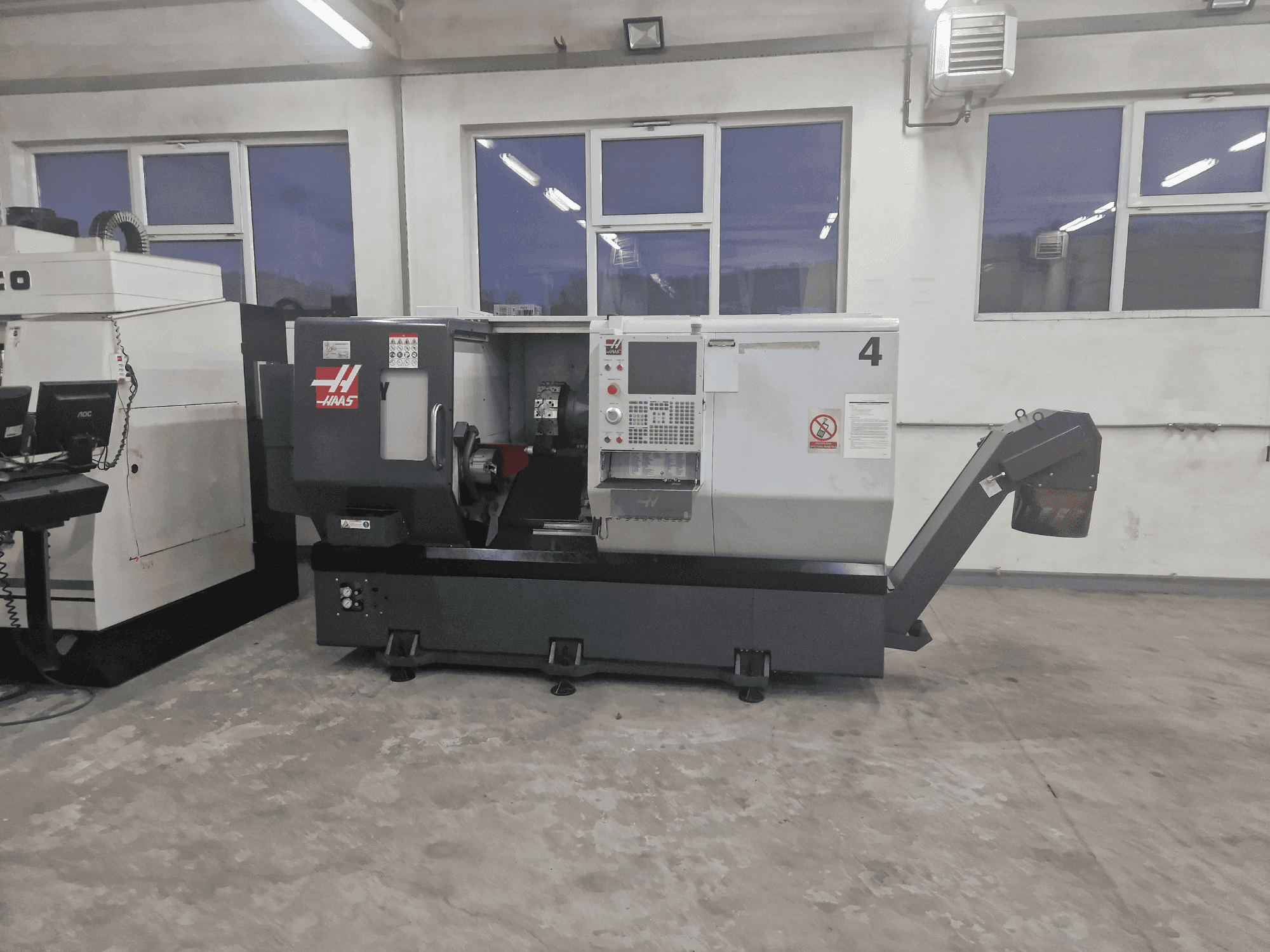 Vooraanzicht van HAAS ST-30Y machine