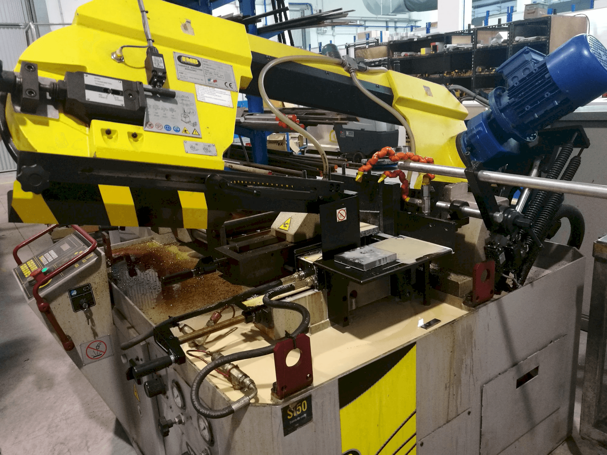 Vooraanzicht van FMB Zeus machine