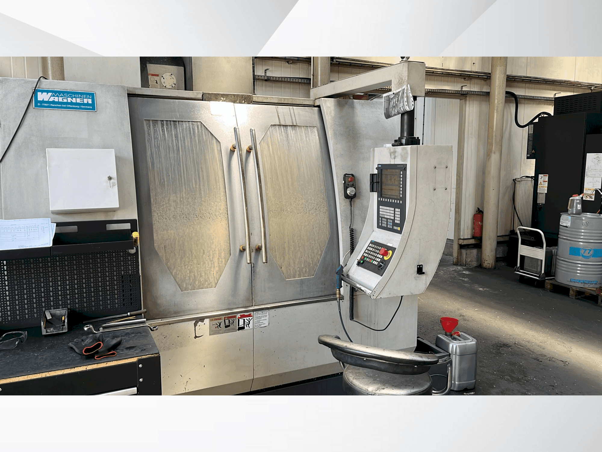 Vooraanzicht van WAGNER VMC 1100 machine