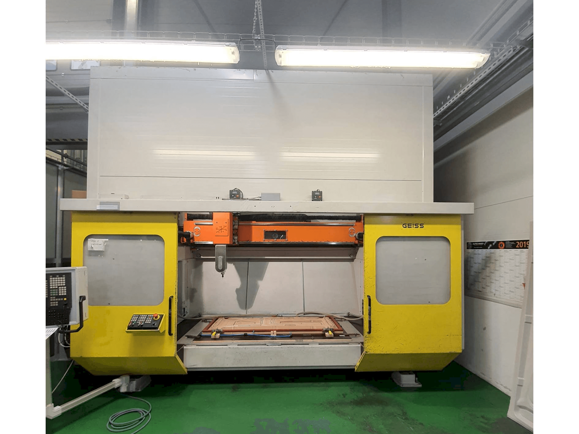 Vooraanzicht van GEISS FZ 2000x1000 ECO machine