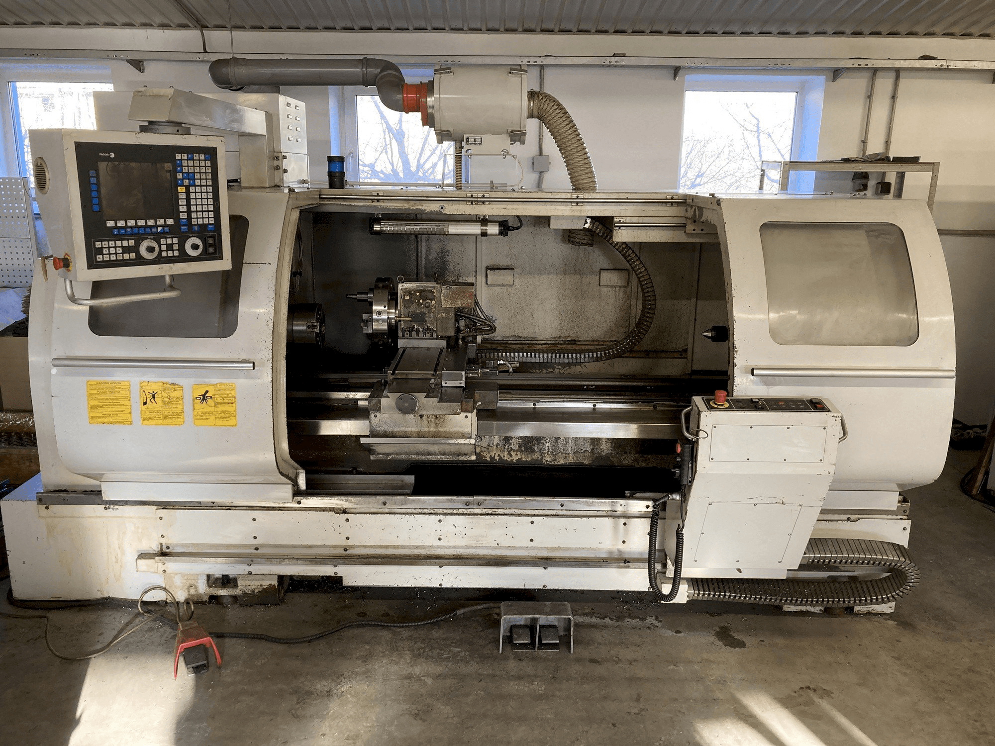 Vooraanzicht van FERMAT SF 48-1500 CNC machine