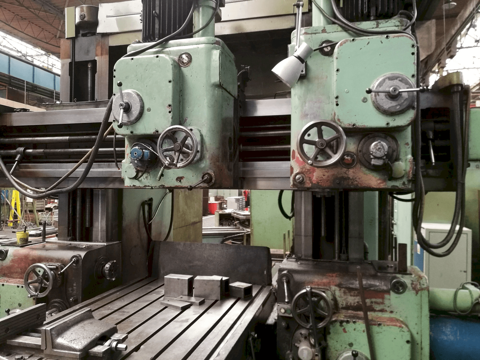 Vooraanzicht van ZPS FP 16 machine