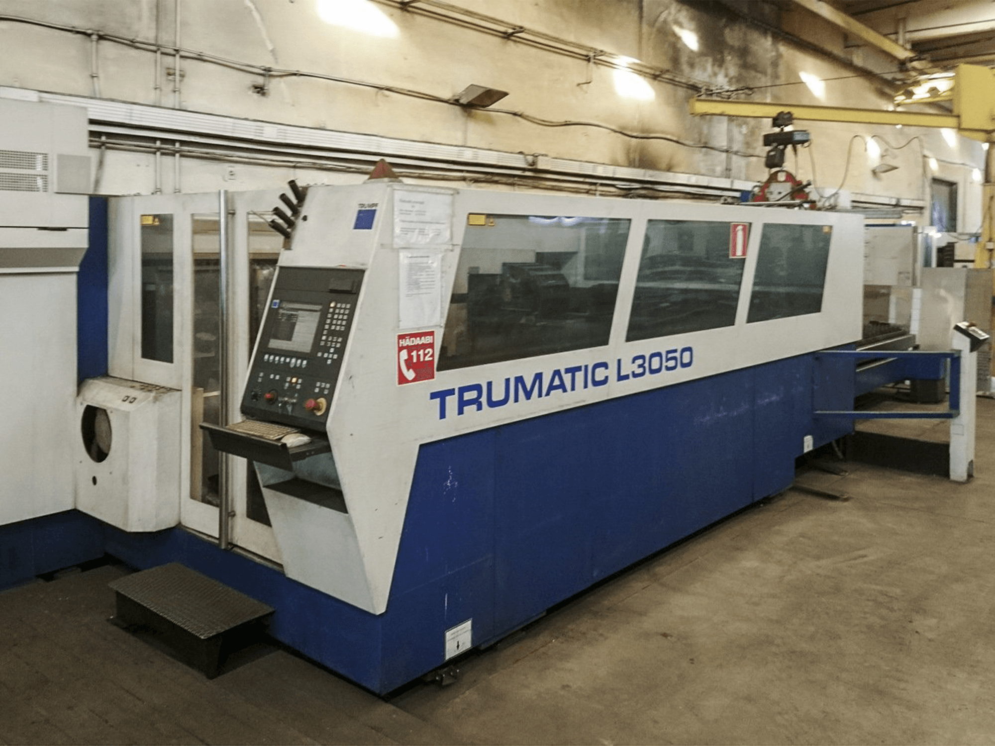 Links zicht van Trumpf Trumatic L3050 machine