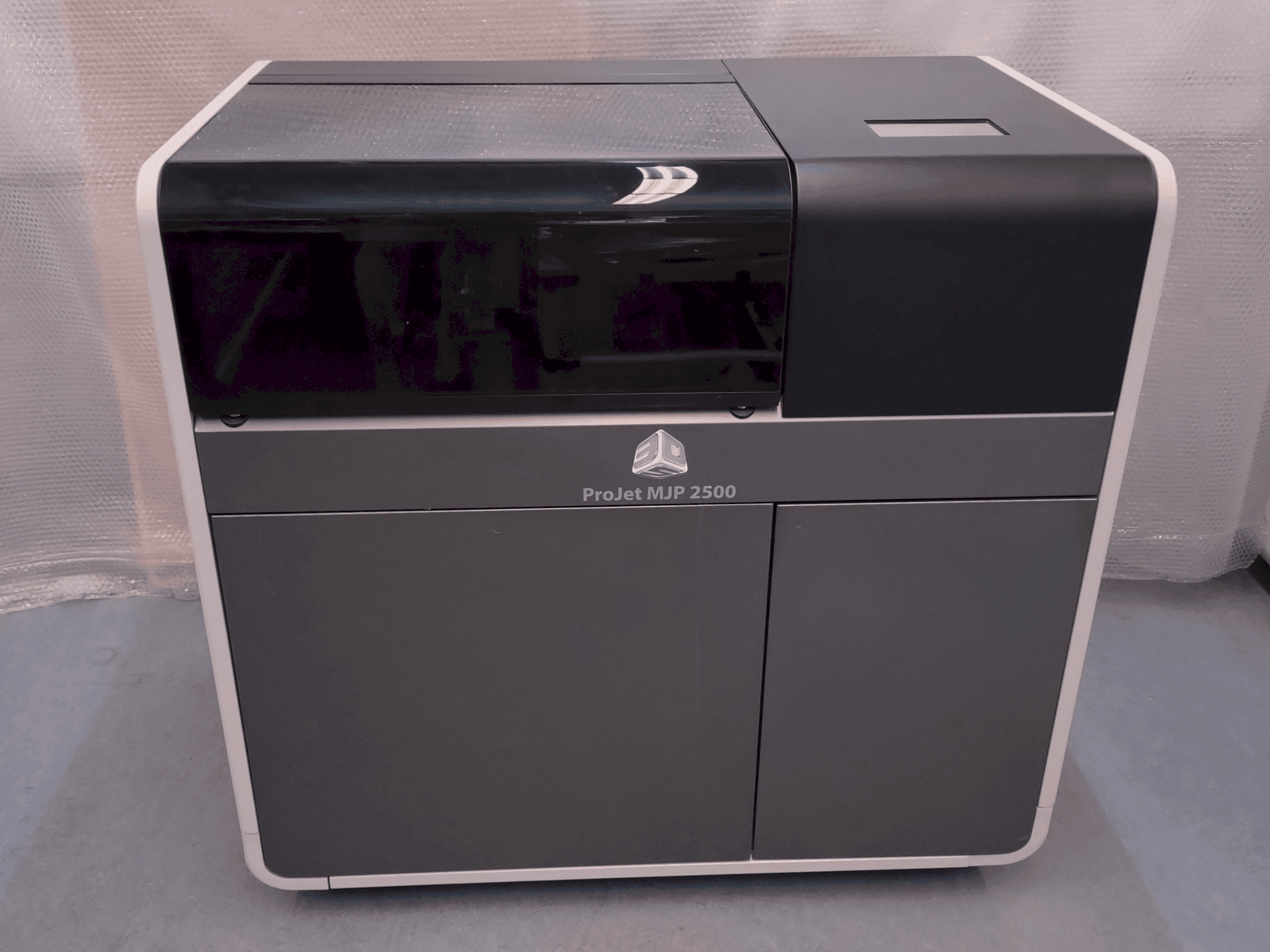 Vooraanzicht van 3DSYSTEMS ProJet 2500 Plus machine