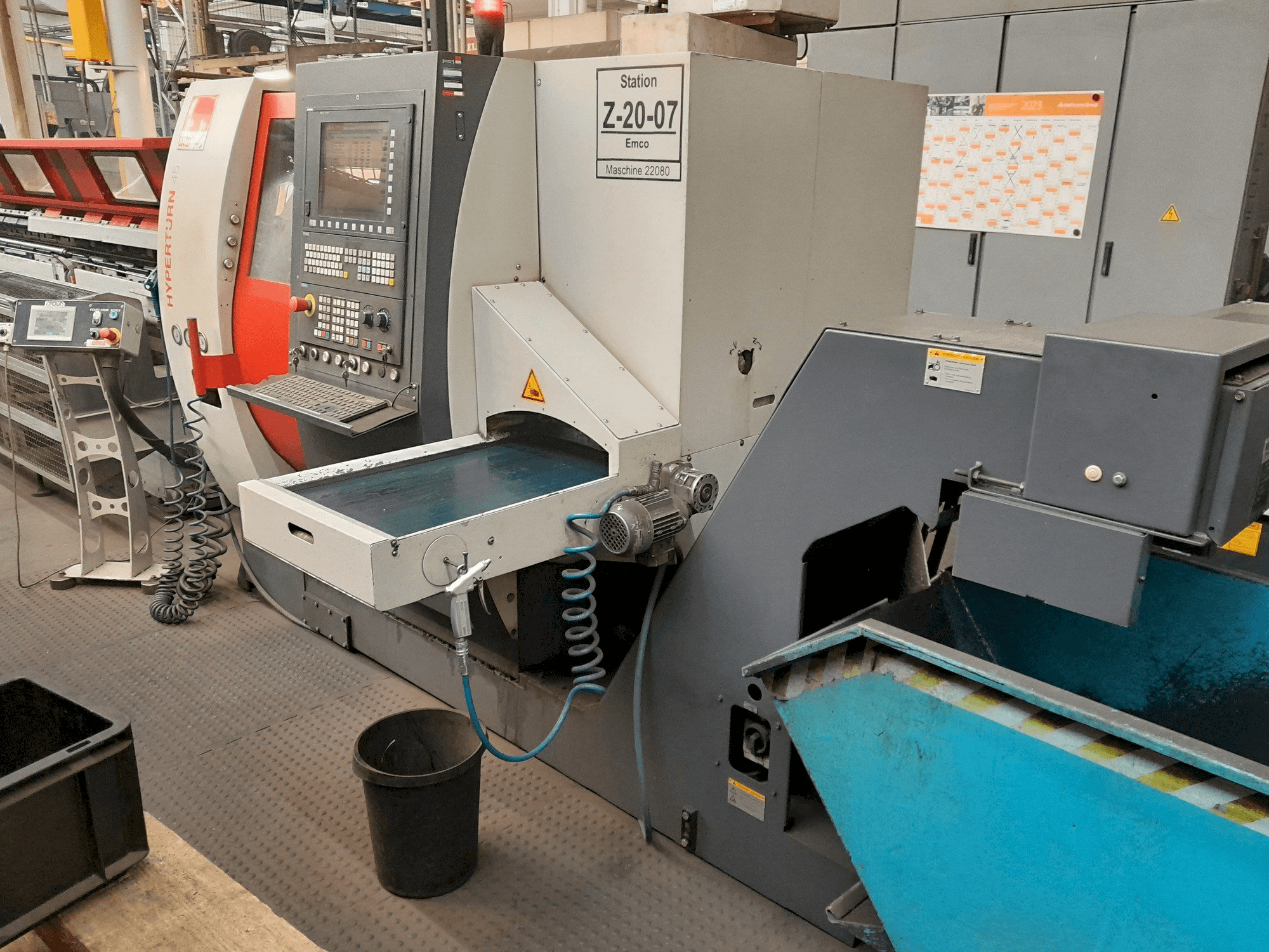 Vooraanzicht van EMCO Hyperturn 45 machine