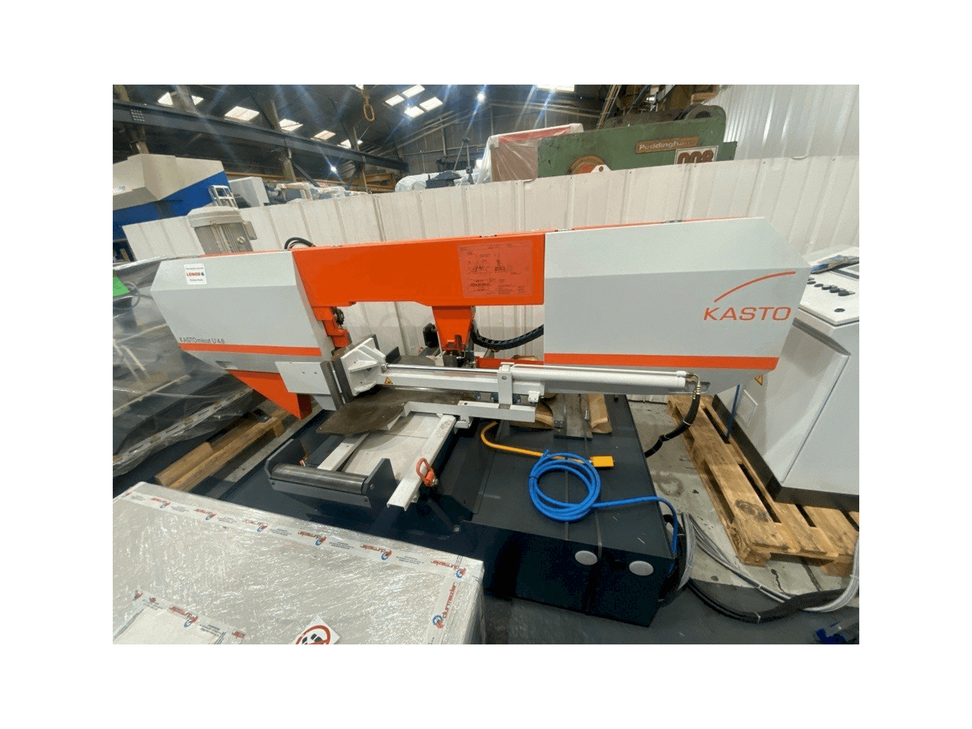 Vooraanzicht van KASTO KASTOmicut U 4.6 machine