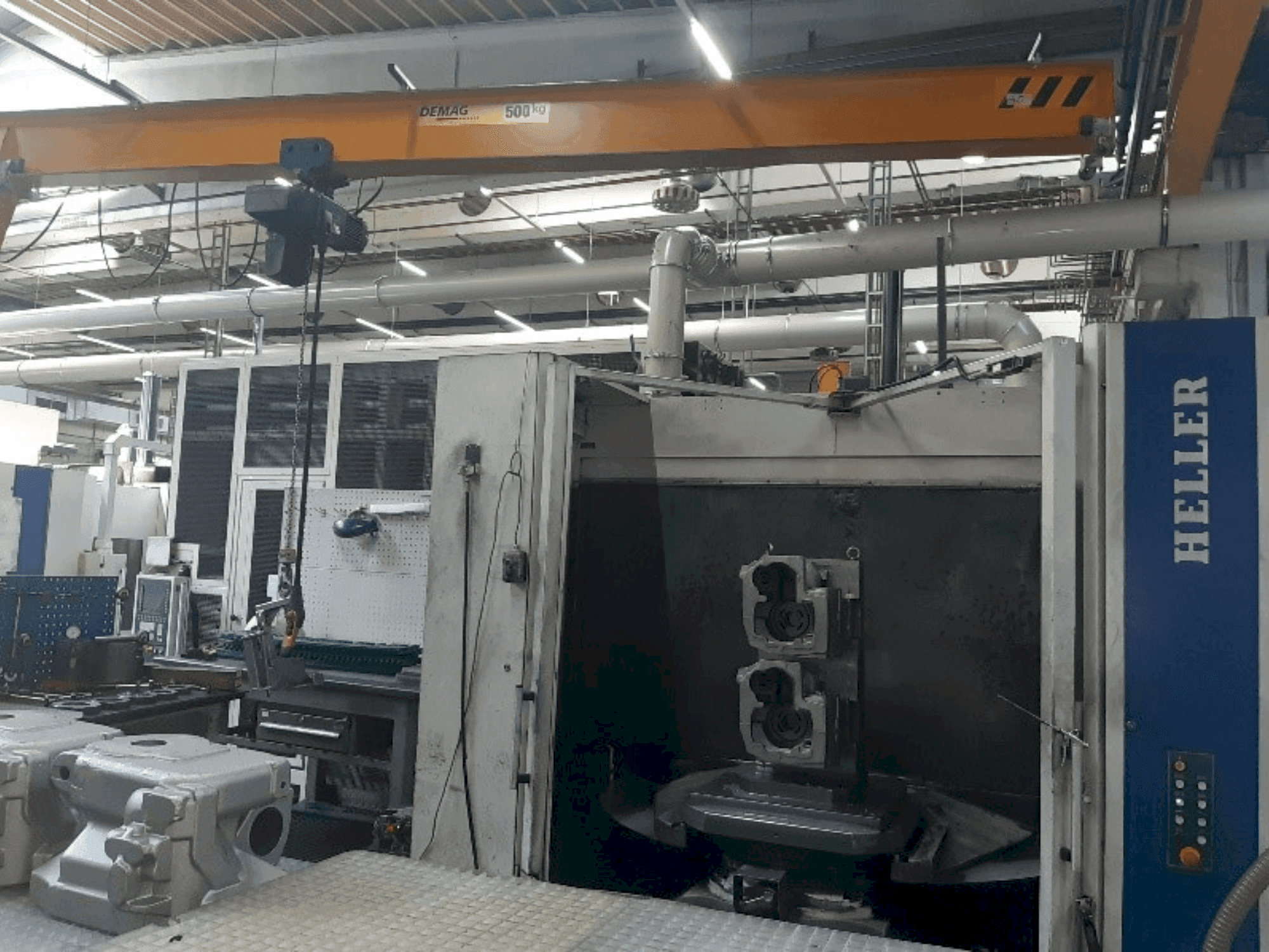 Vooraanzicht van HELLER MCH 350 machine