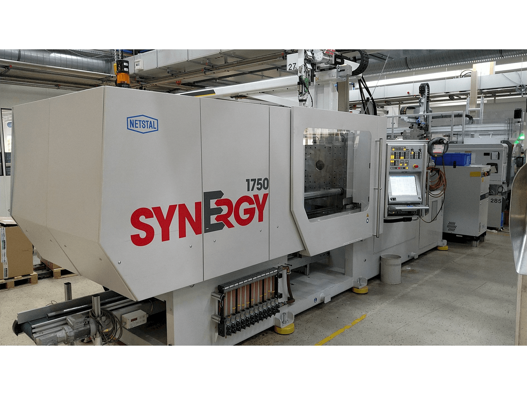 Vooraanzicht van Netstal SynErgy 1750-600 machine