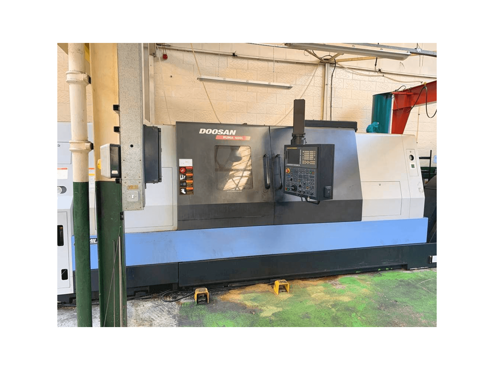 Vooraanzicht van Doosan Puma 400LB machine