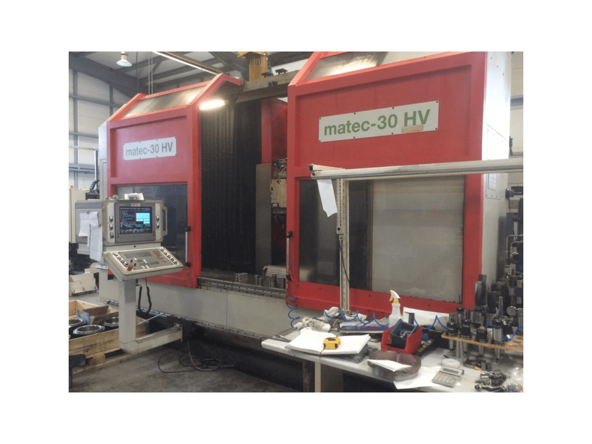 Vooraanzicht van Matec 30 HV machine