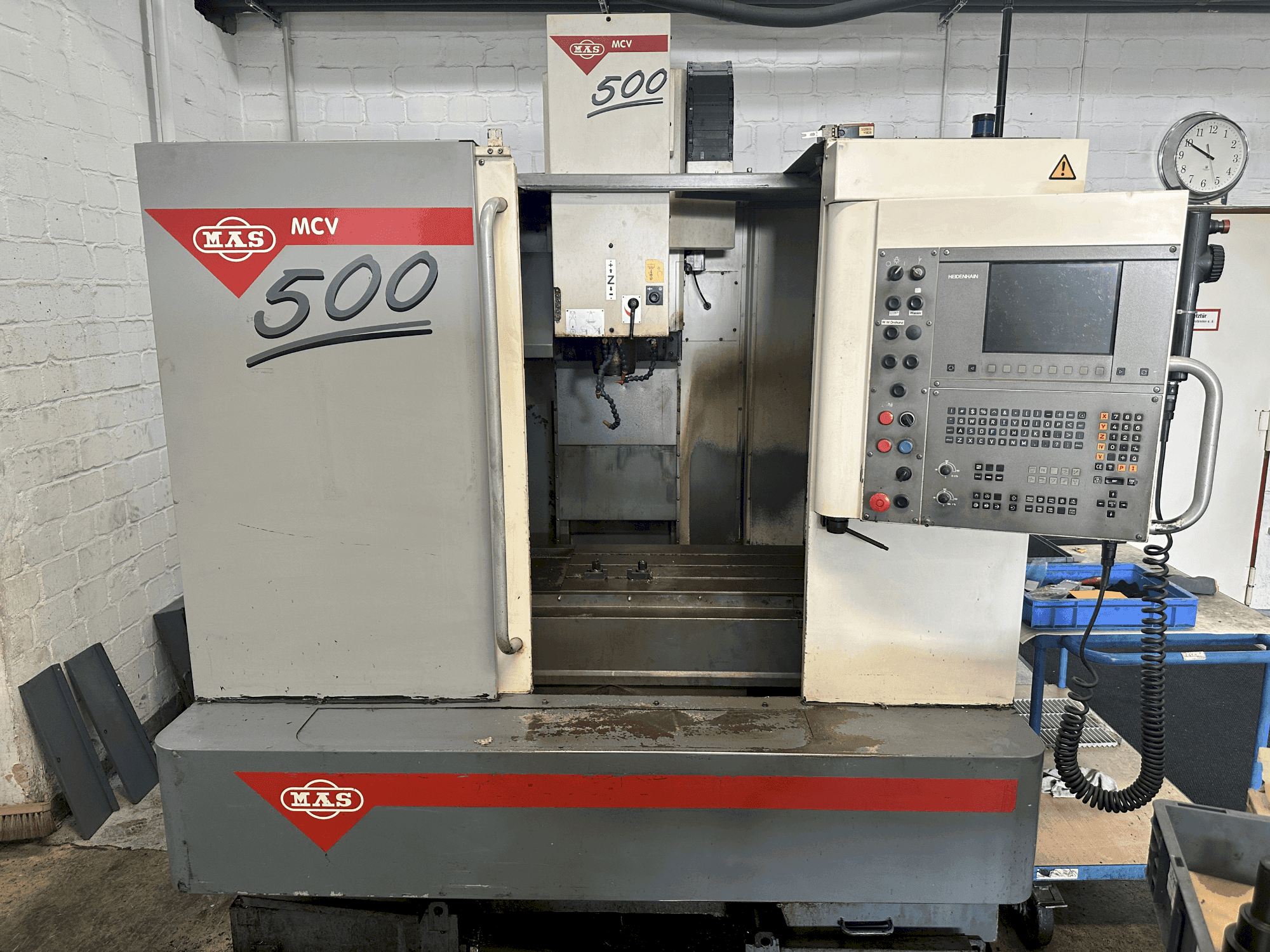 Vooraanzicht van KOVOSVIT MAS MCV 500 machine