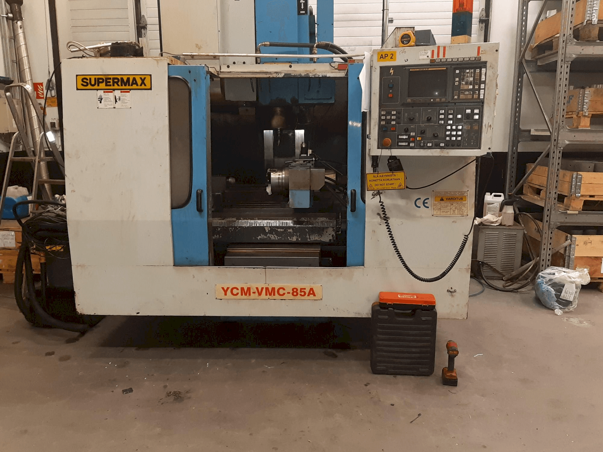 Vooraanzicht van YCM 85A machine