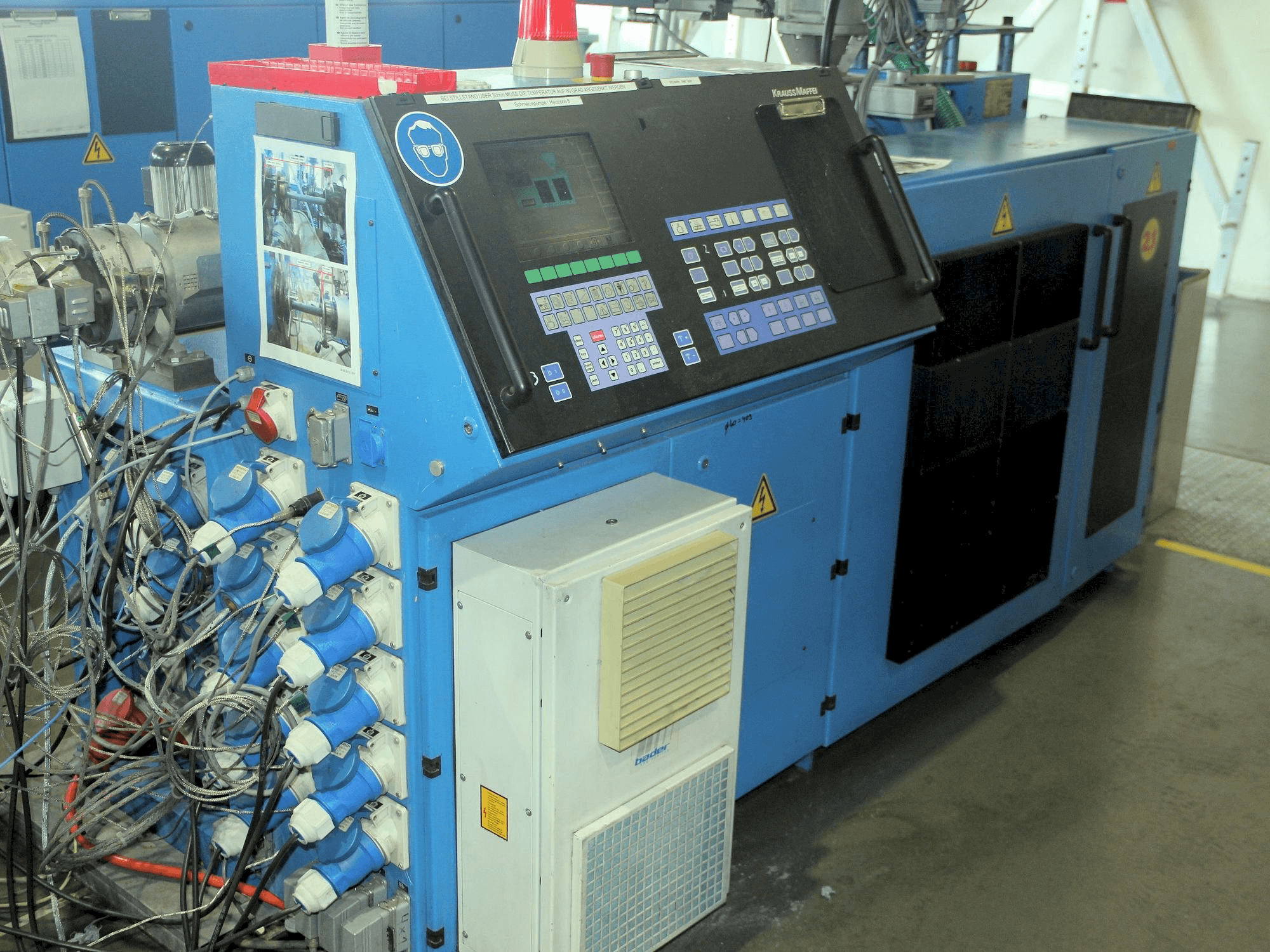 Vooraanzicht van Krauss Maffei KME 1-75-30 B machine