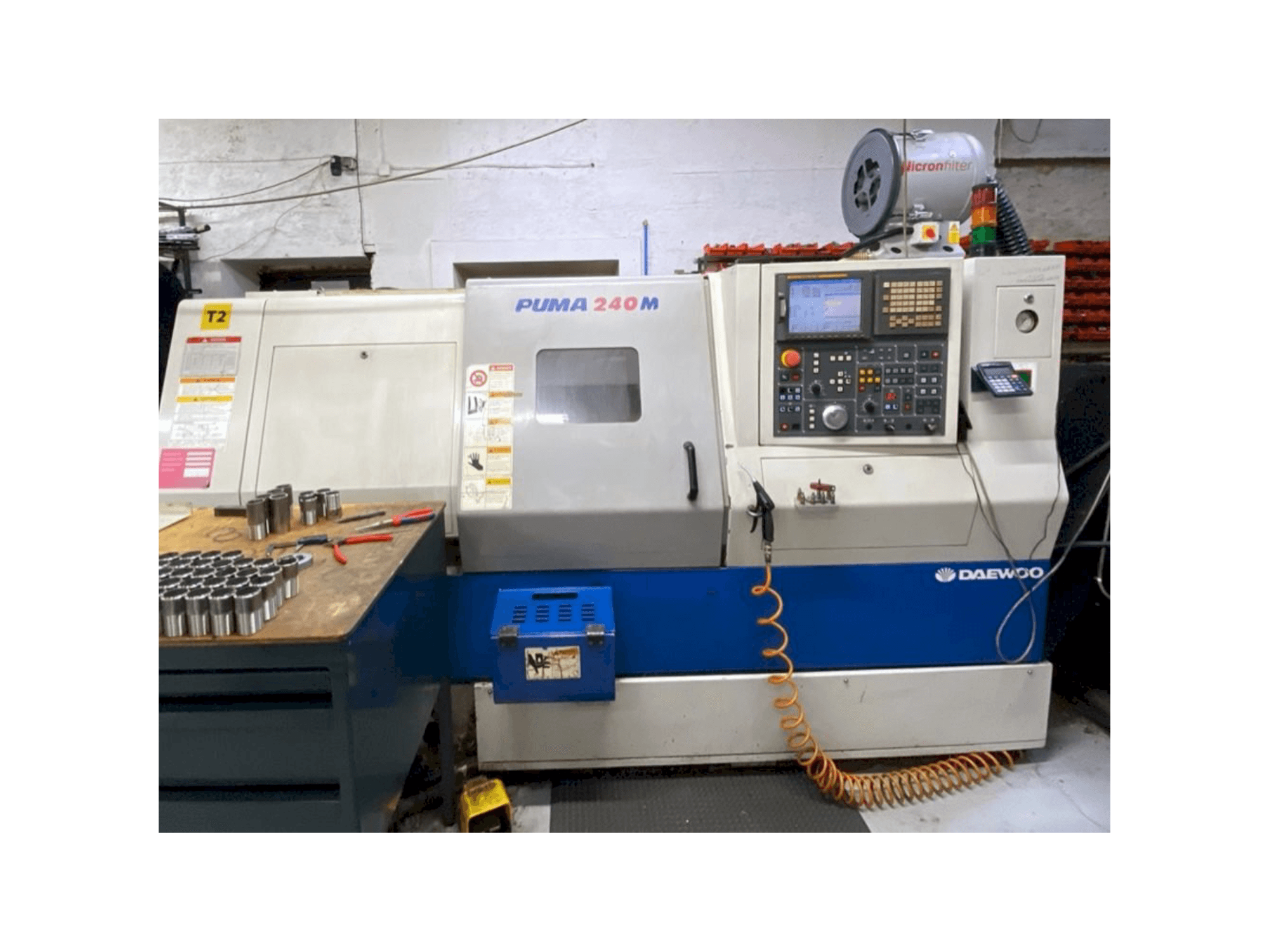 Vooraanzicht van DAEWOO PUMA 240MB machine