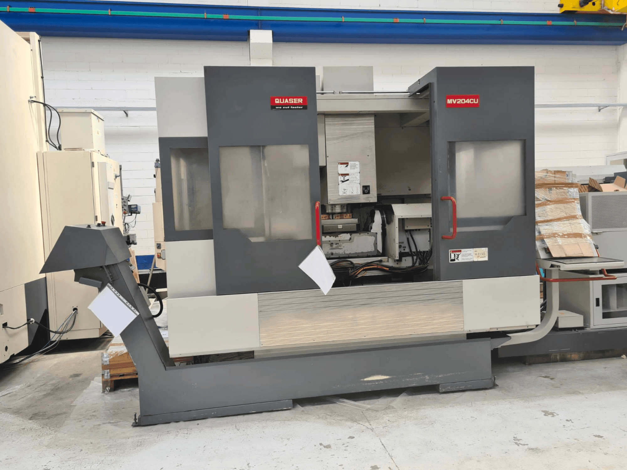 Vooraanzicht van Quaser MV204-CU/12 machine