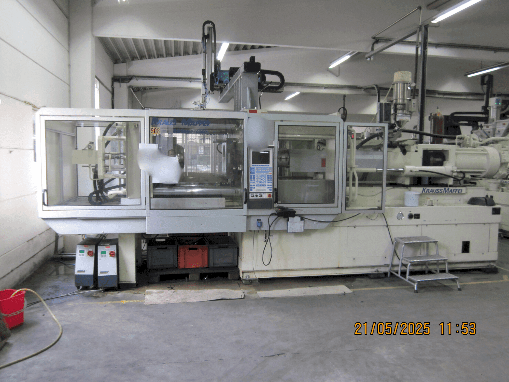 Vooraanzicht van Krauss Maffei 350-2700 C2 machine