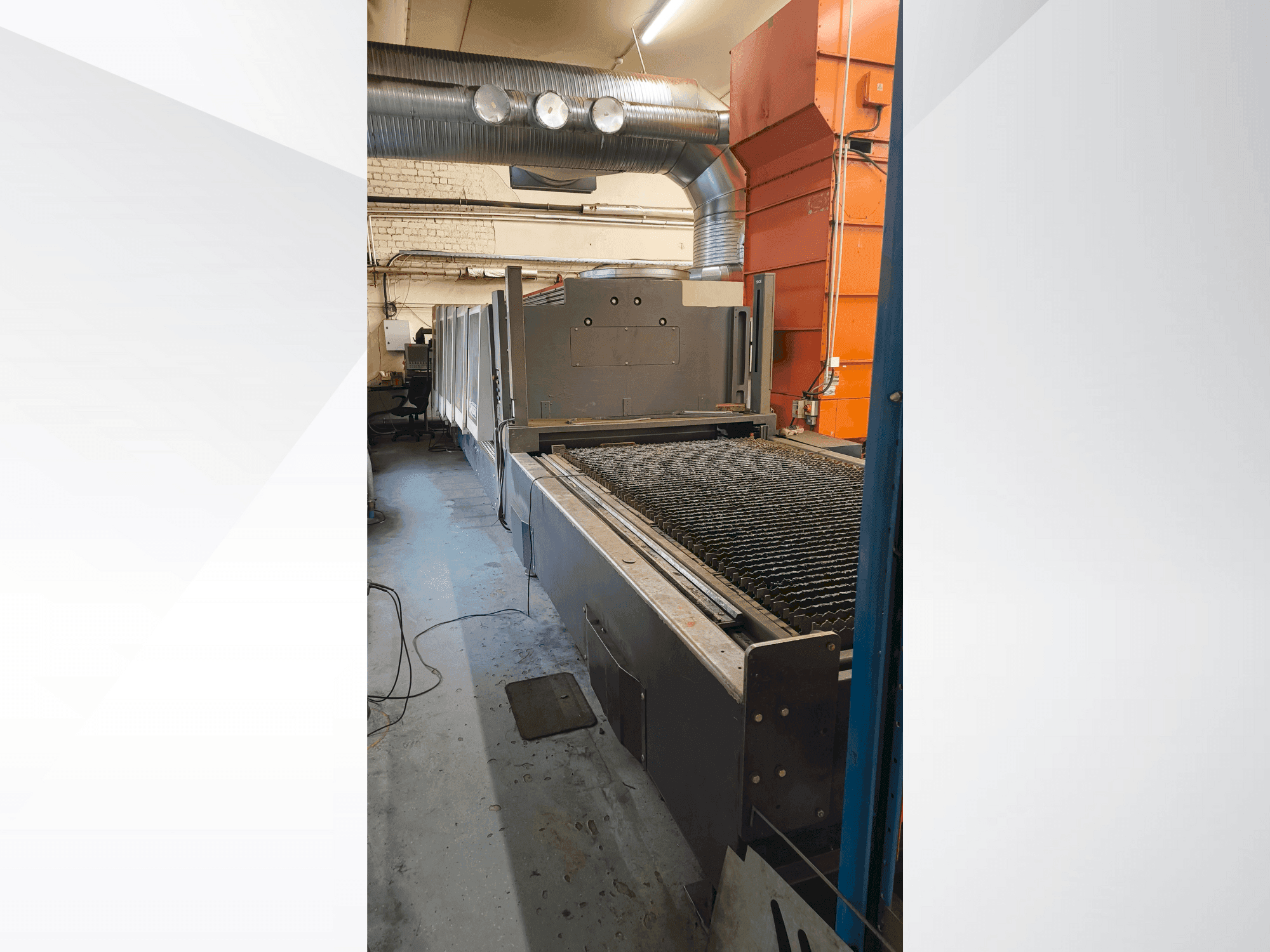 Vooraanzicht van Bystronic BySpeed 3015 machine