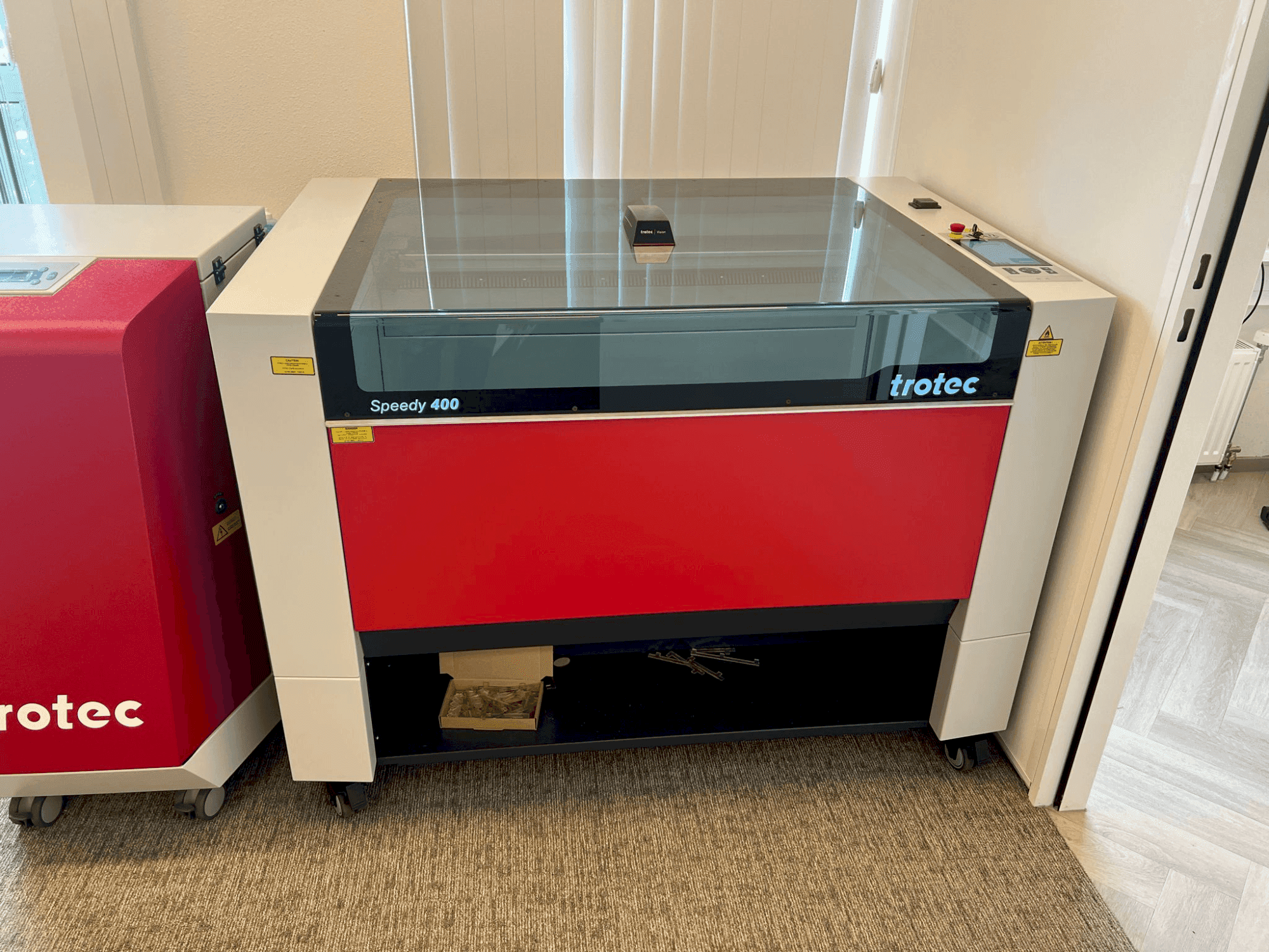Vooraanzicht van Trotec Speedy 400 machine
