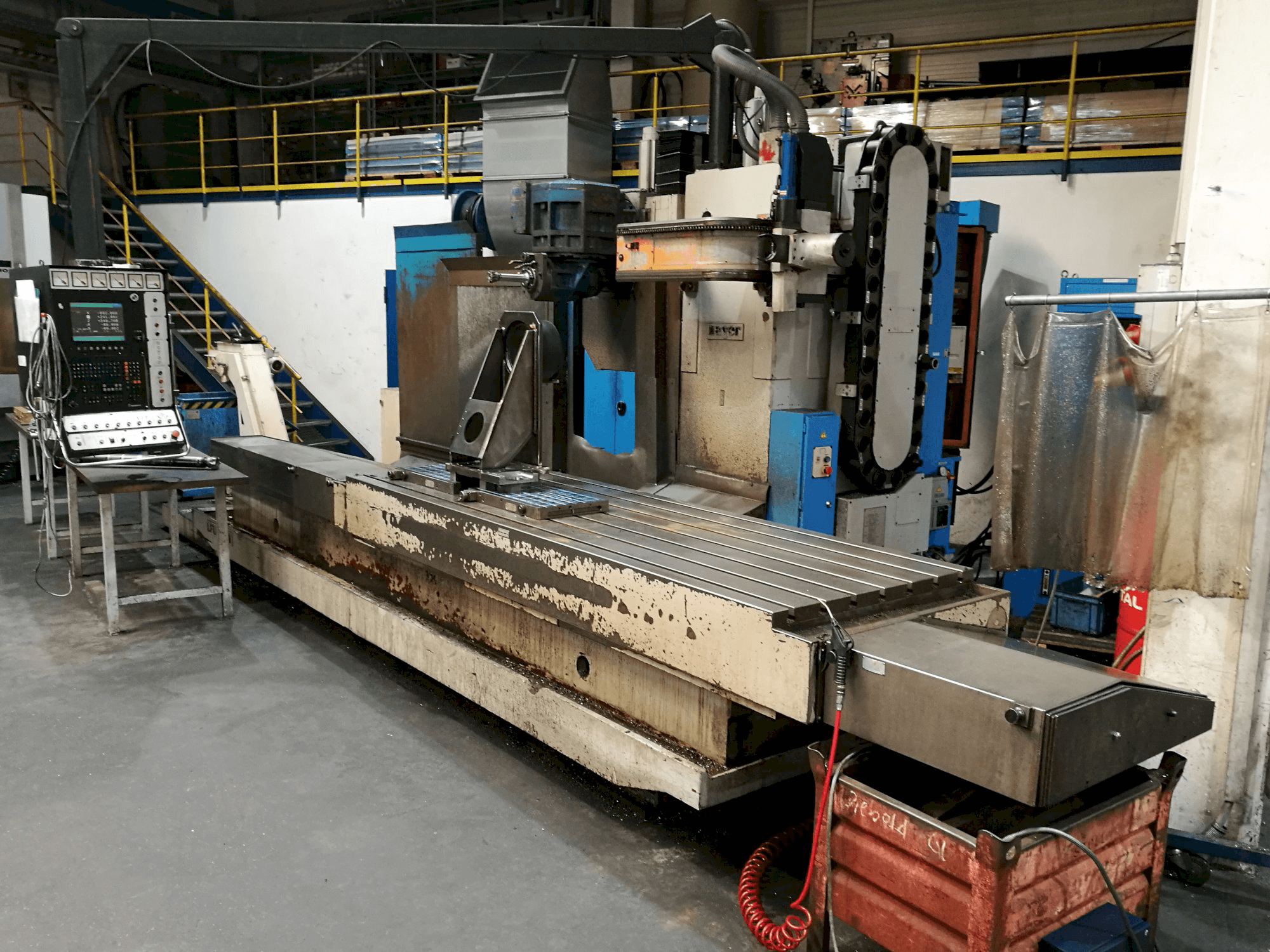 Recht aanzicht van Zayer LFU 3000 machine