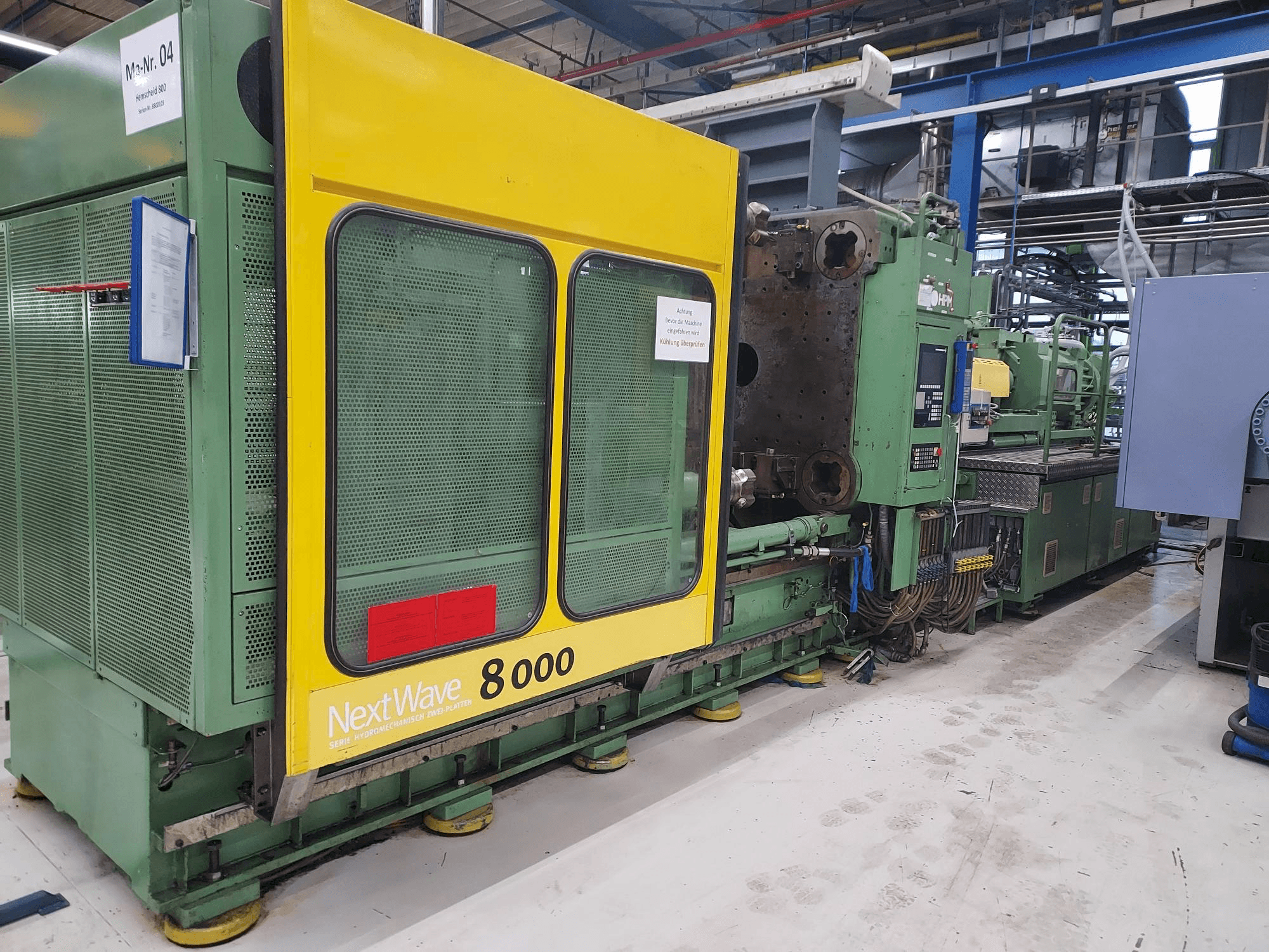 Linkerzijdeaanzicht van Hemscheidt 800 machine