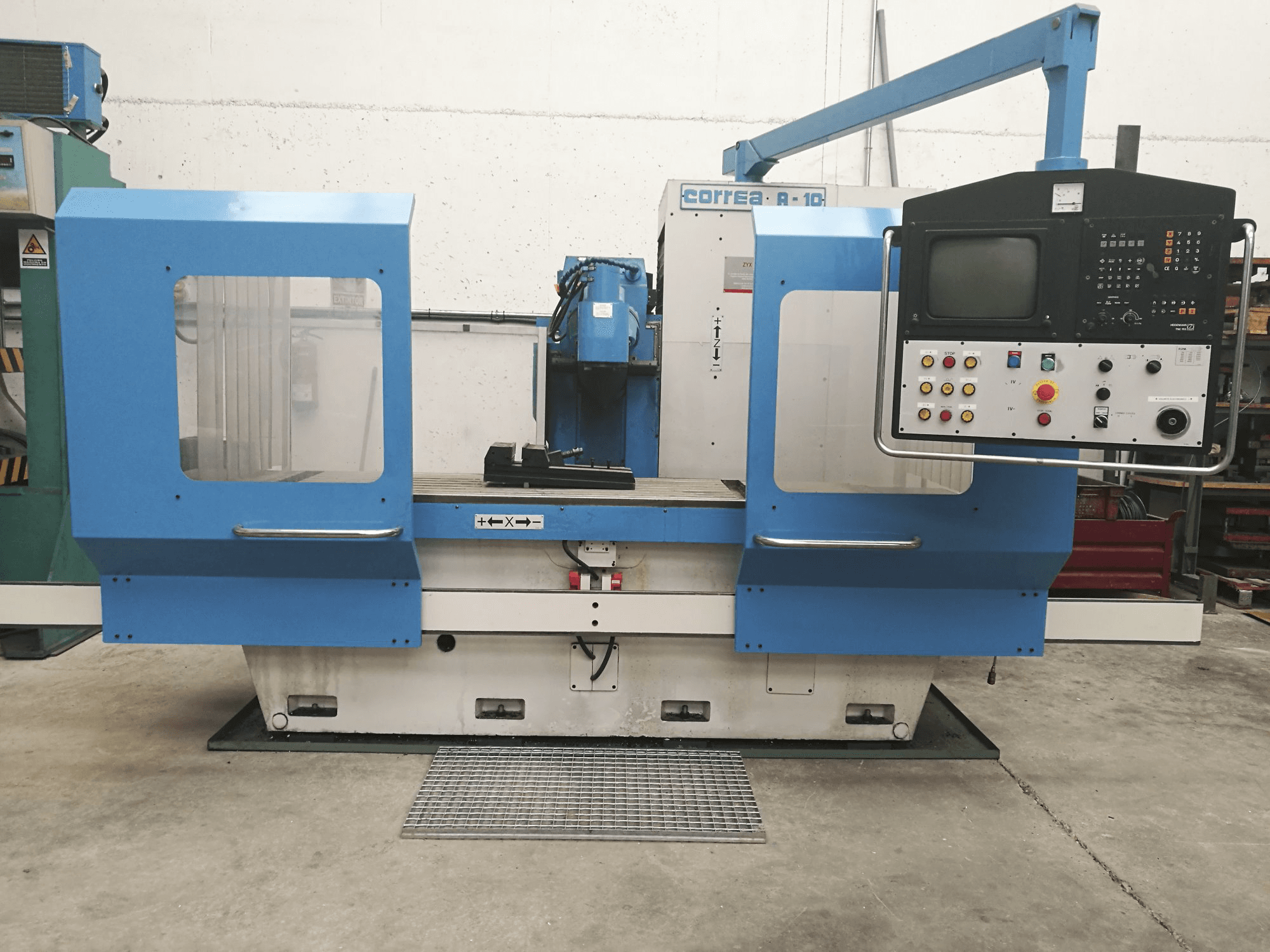 Vooraanzicht van Correa A-10 machine