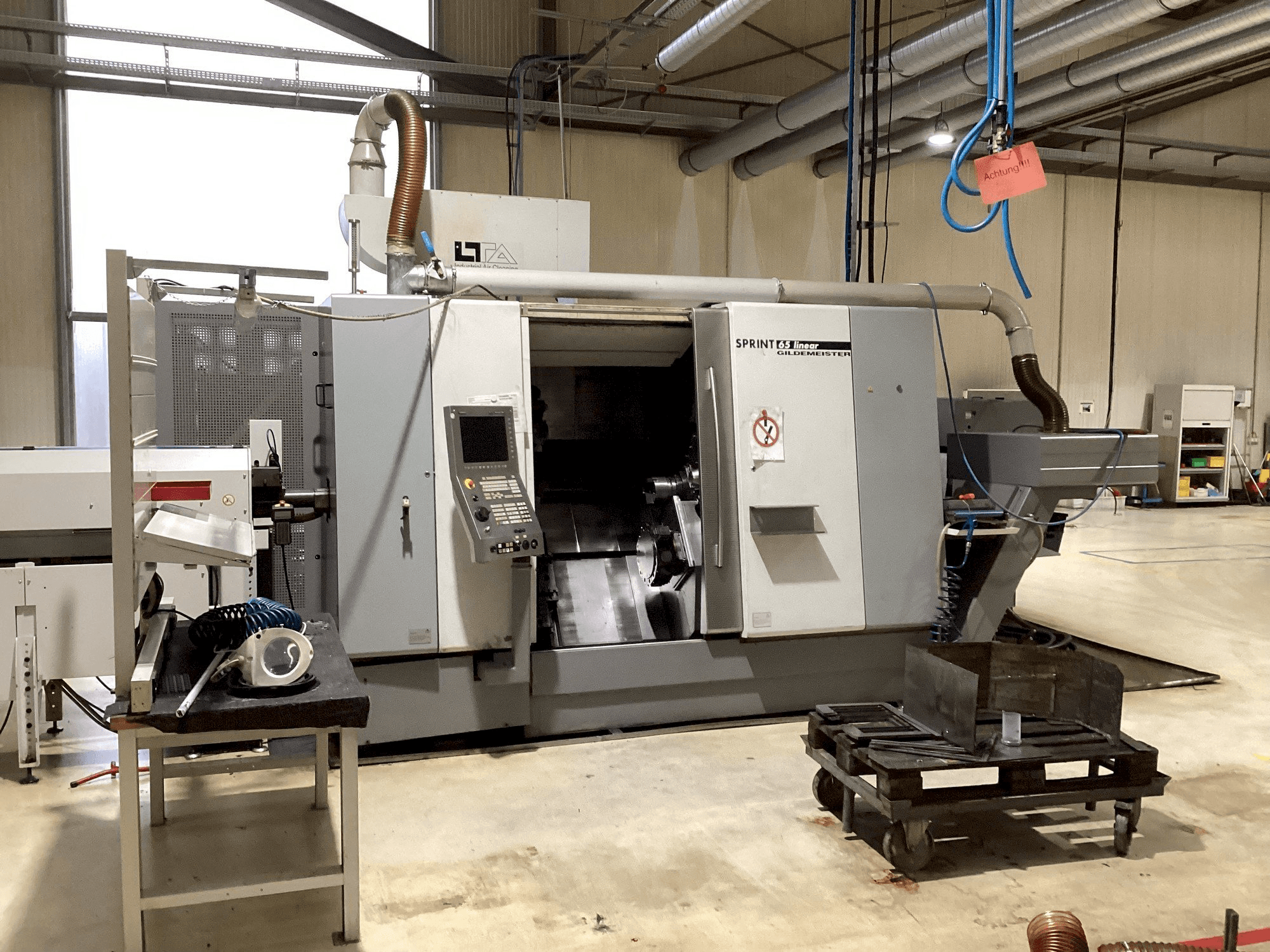 Vooraanzicht van DMG GILDEMEISTER Sprint 65 Linear machine