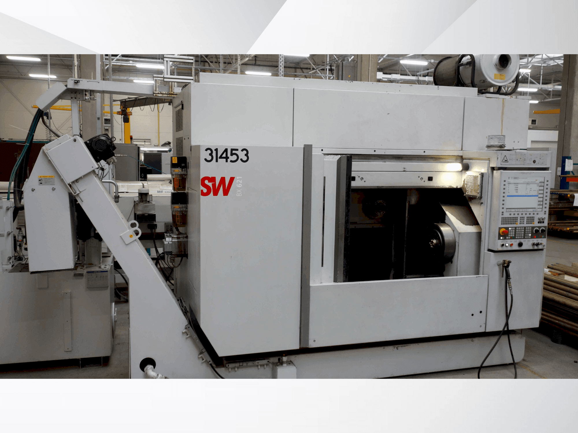Vooraanzicht van SW BX 621 machine