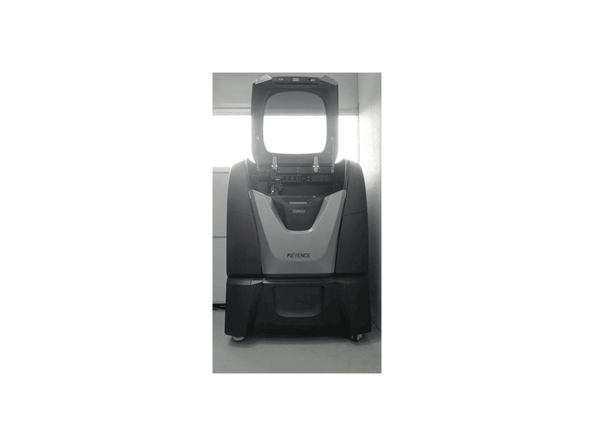 Vooraanzicht van KEYENCE Agilista-3200W machine