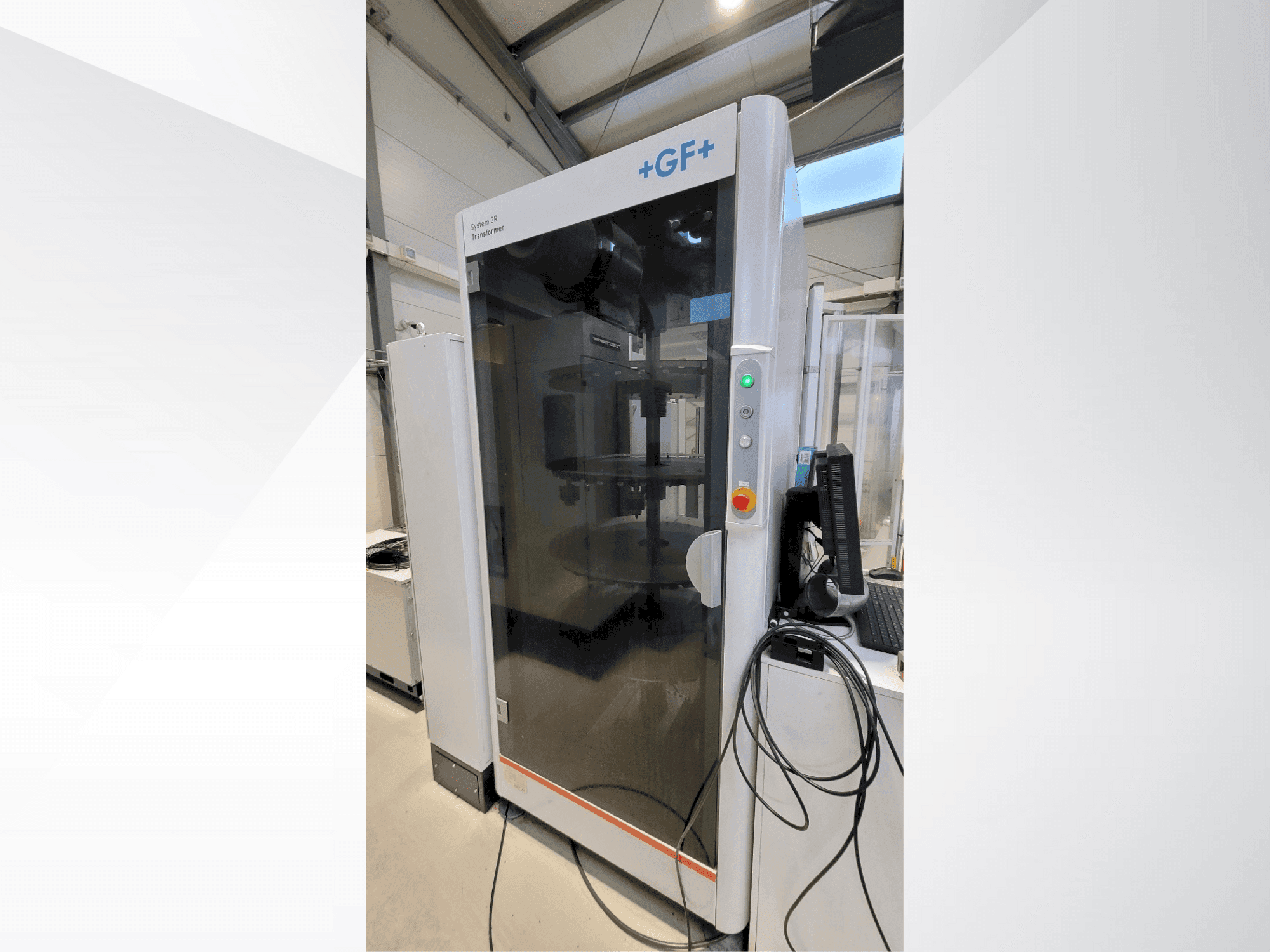 Vooraanzicht van +GF+ System 3R transformer machine